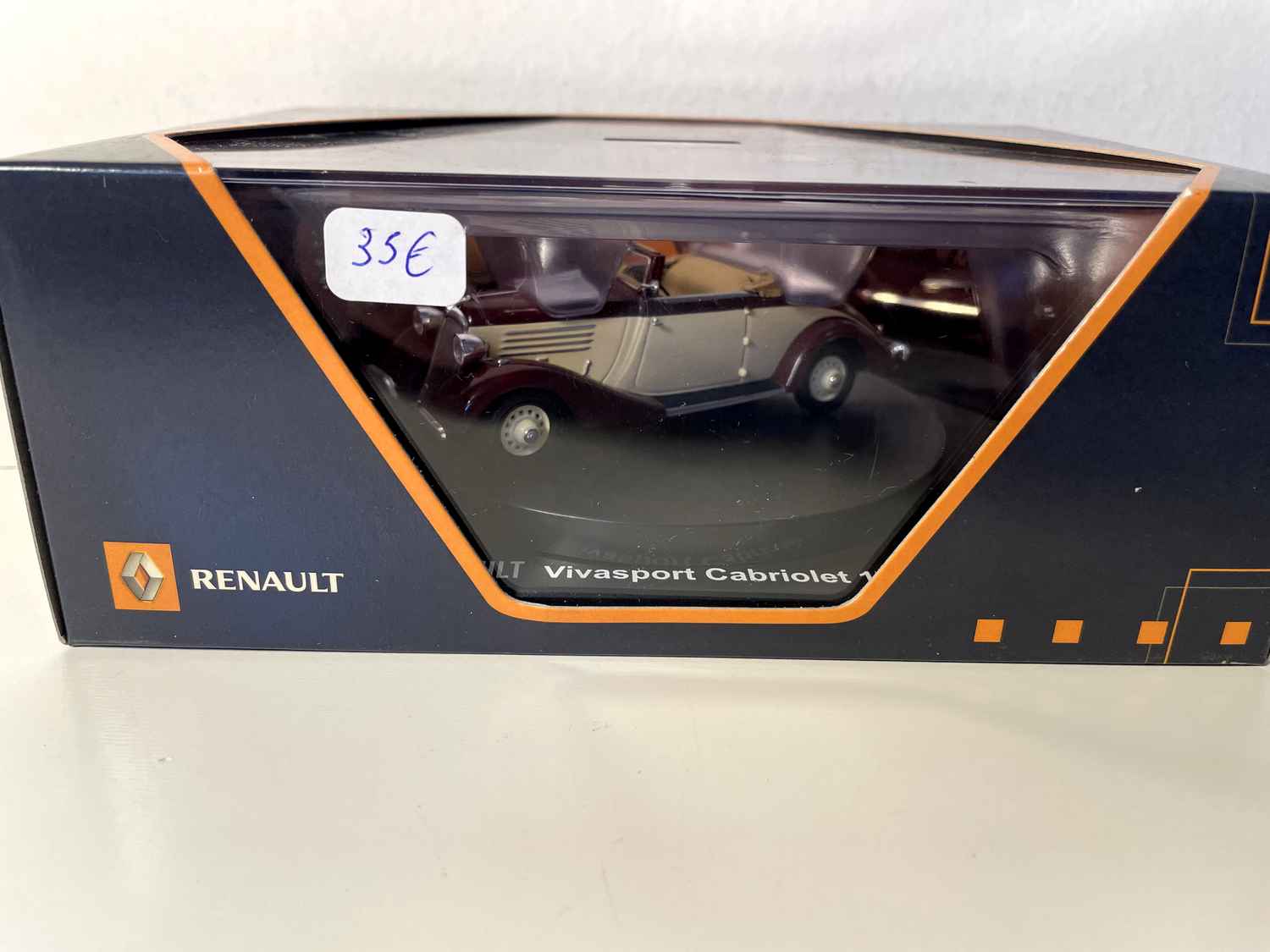 Renault Vivasport cabriolet bordowy i beżowy z 1934 roku (coffret boite rectangle)