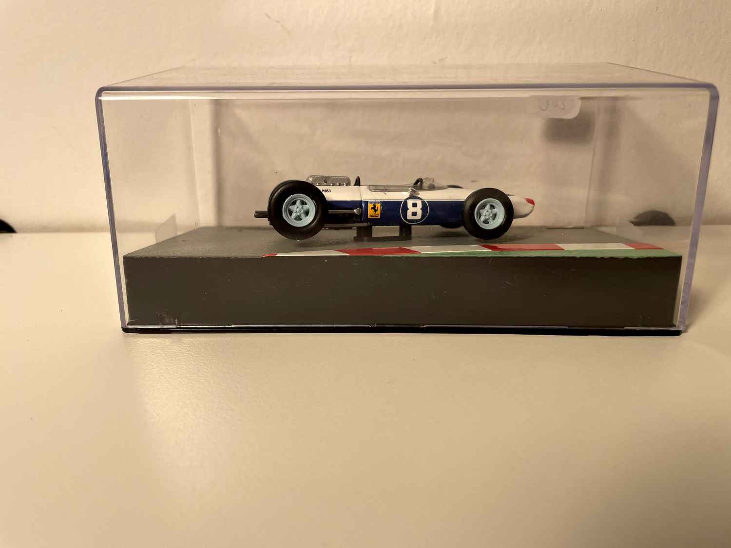 Ferrari 512 F1 wit en blauw nummer 8 uit 1964 (Formule 1) - Grand Prix van Mexico