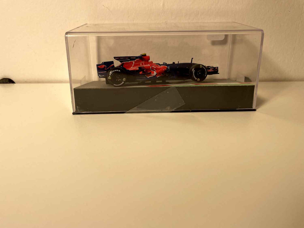Toro Rosso STR3 niebiesko-czerwona numer 15 - Formuła 1 - Grand Prix Włoch 2008