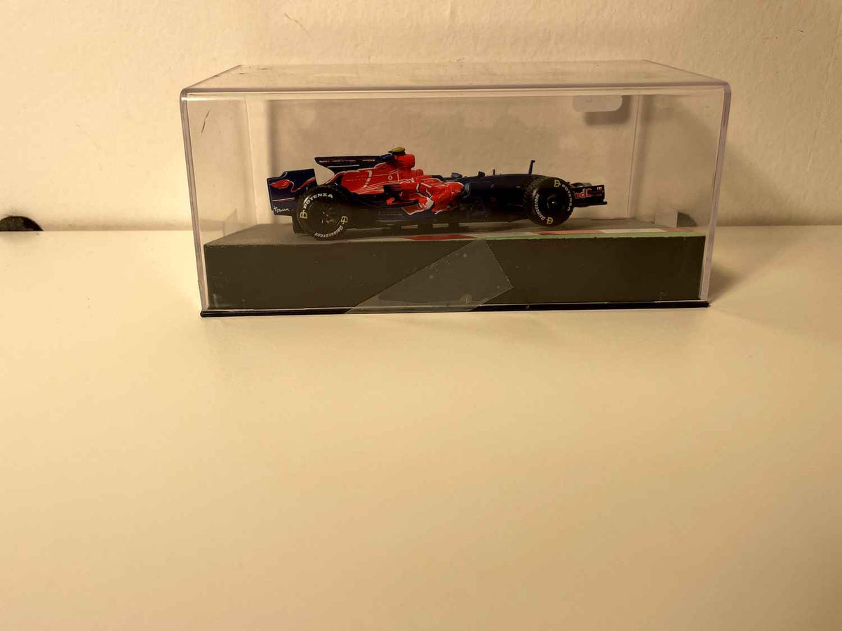 Toro Rosso STR3 niebiesko-czerwona numer 15 - Formuła 1 - Grand Prix Włoch 2008