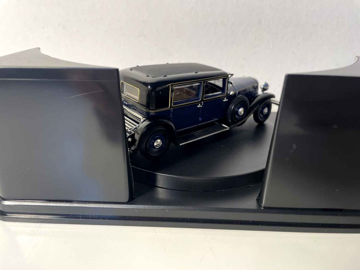 Renault Réinastella RM2 donkelblau vum Joer 1932 (Rectangular Box)