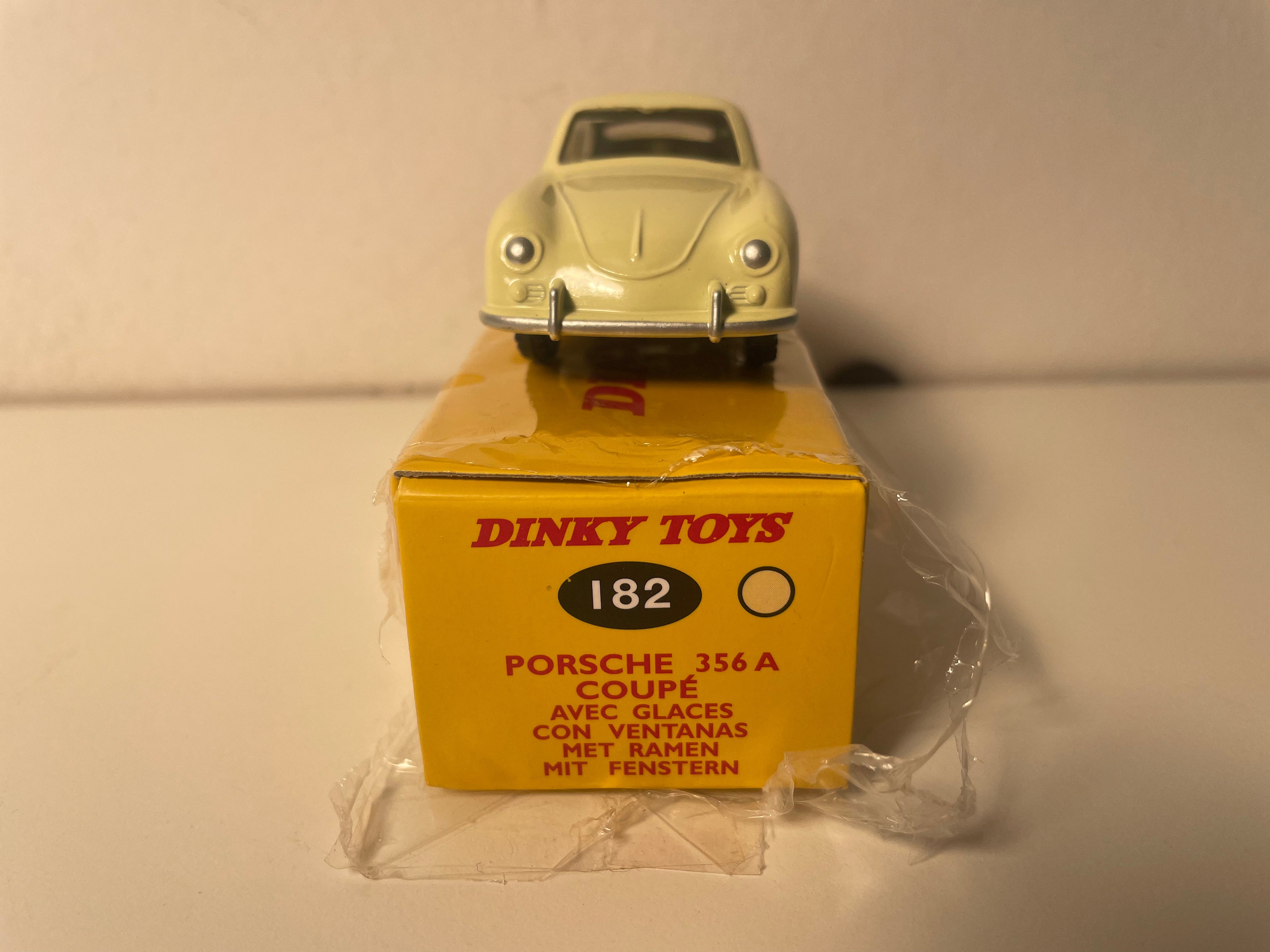 Porsche 356A color crema Dinky-toys (Edizioni Atlas)