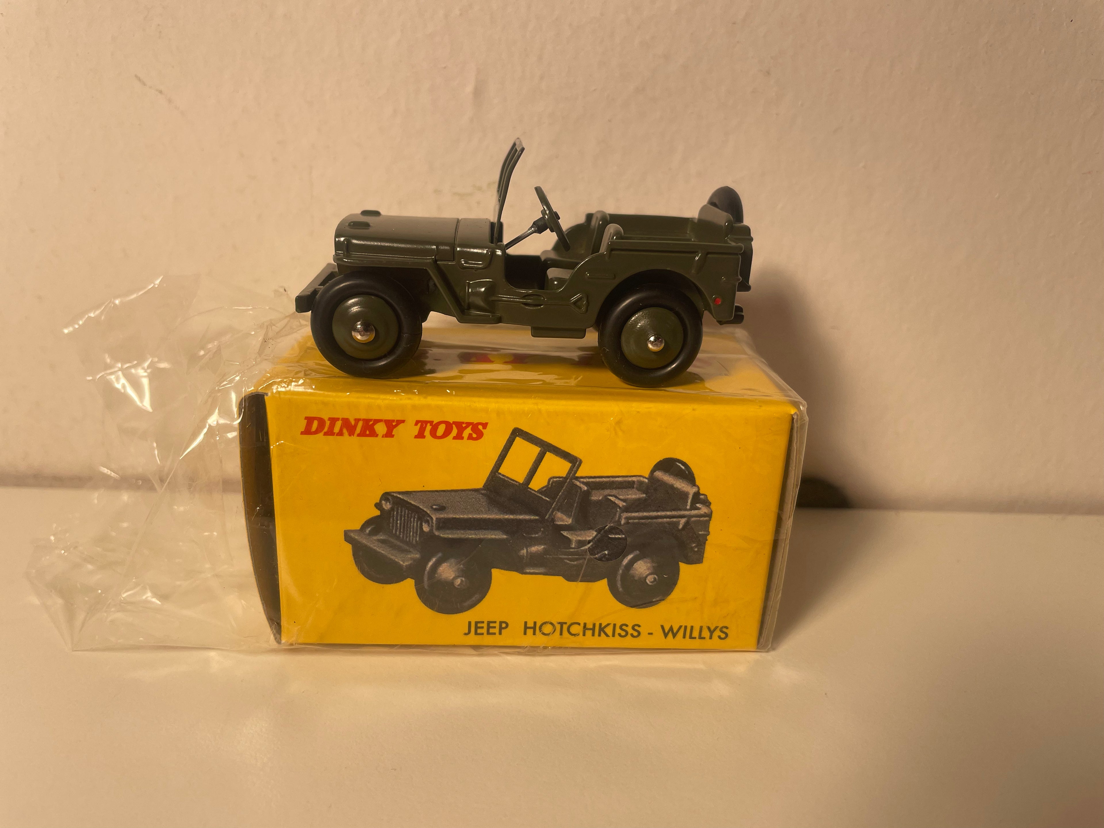 Jeep Hotchkiss Willys militar verde oscuro Dinky-Toys (ediciones Atlas) - N°80 B