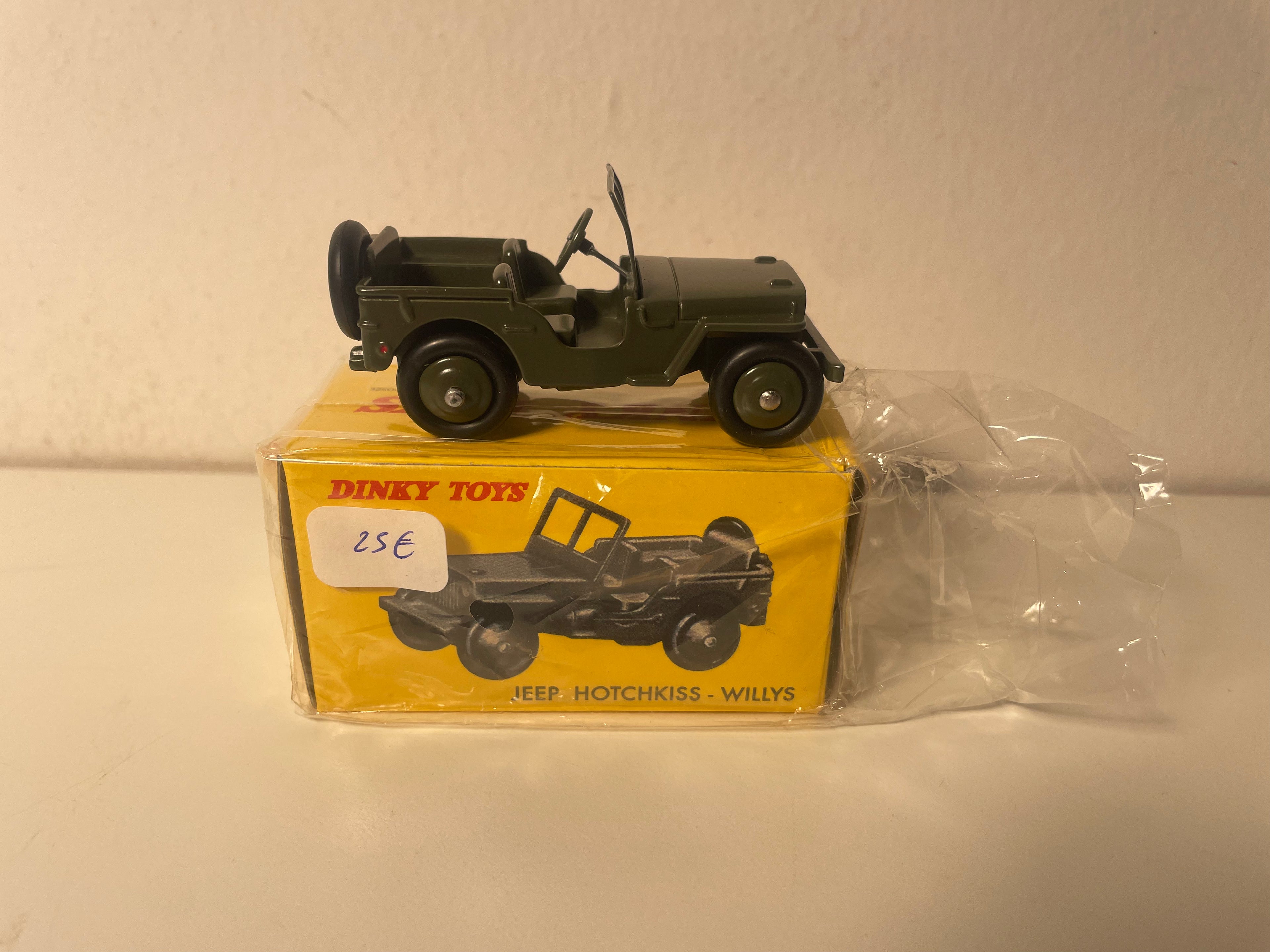 Jeep Hotchkiss Willys militar verde oscuro Dinky-Toys (ediciones Atlas) - N°80 B