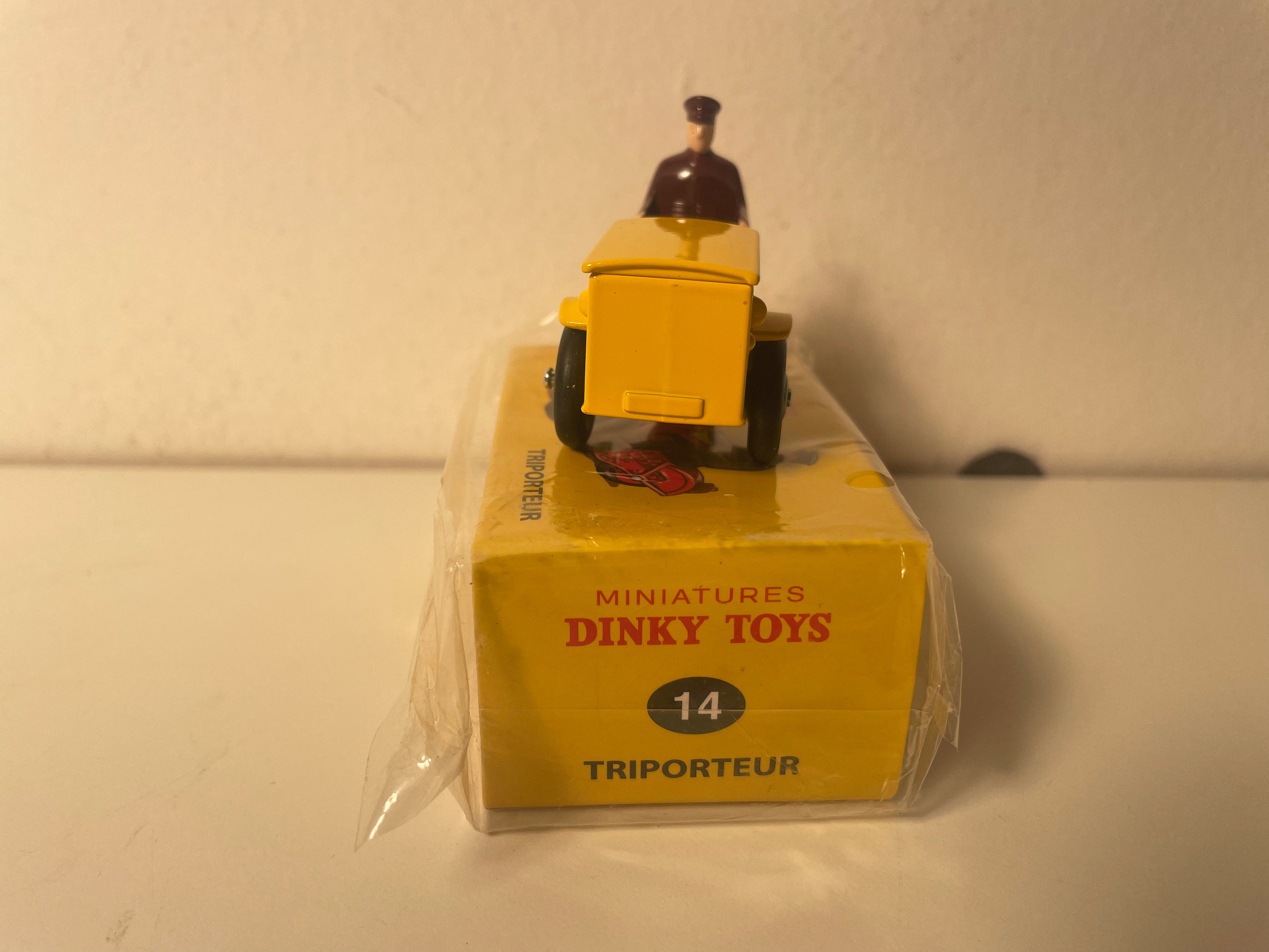 Triporteur jaune Dinky-Toys (Editiounen Atlas) - N°14