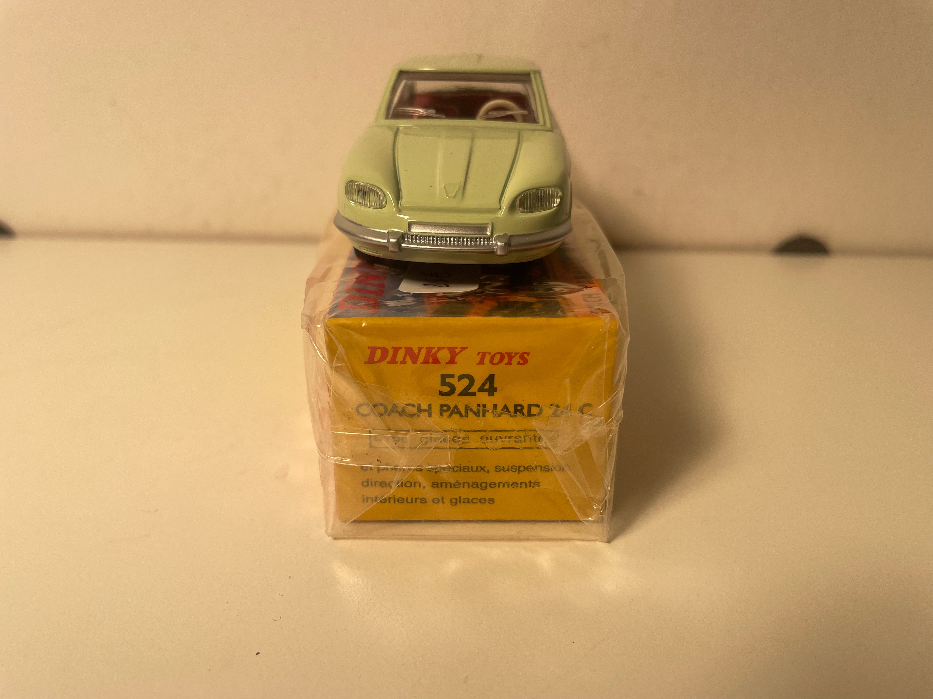 Panhard 24 C Coach vert anis Dinky-Toys (éditions Atlas) - N°524