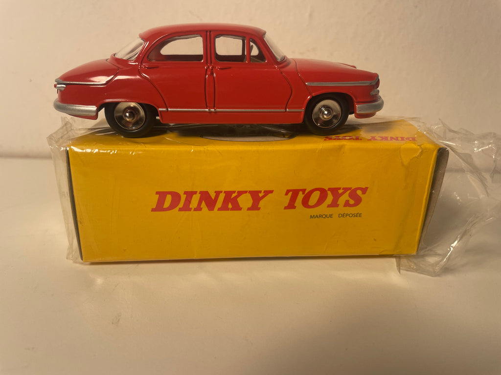 Panhard PL 17 rouge orangée? Dinky-Toys (éditions Atlas) - N°547