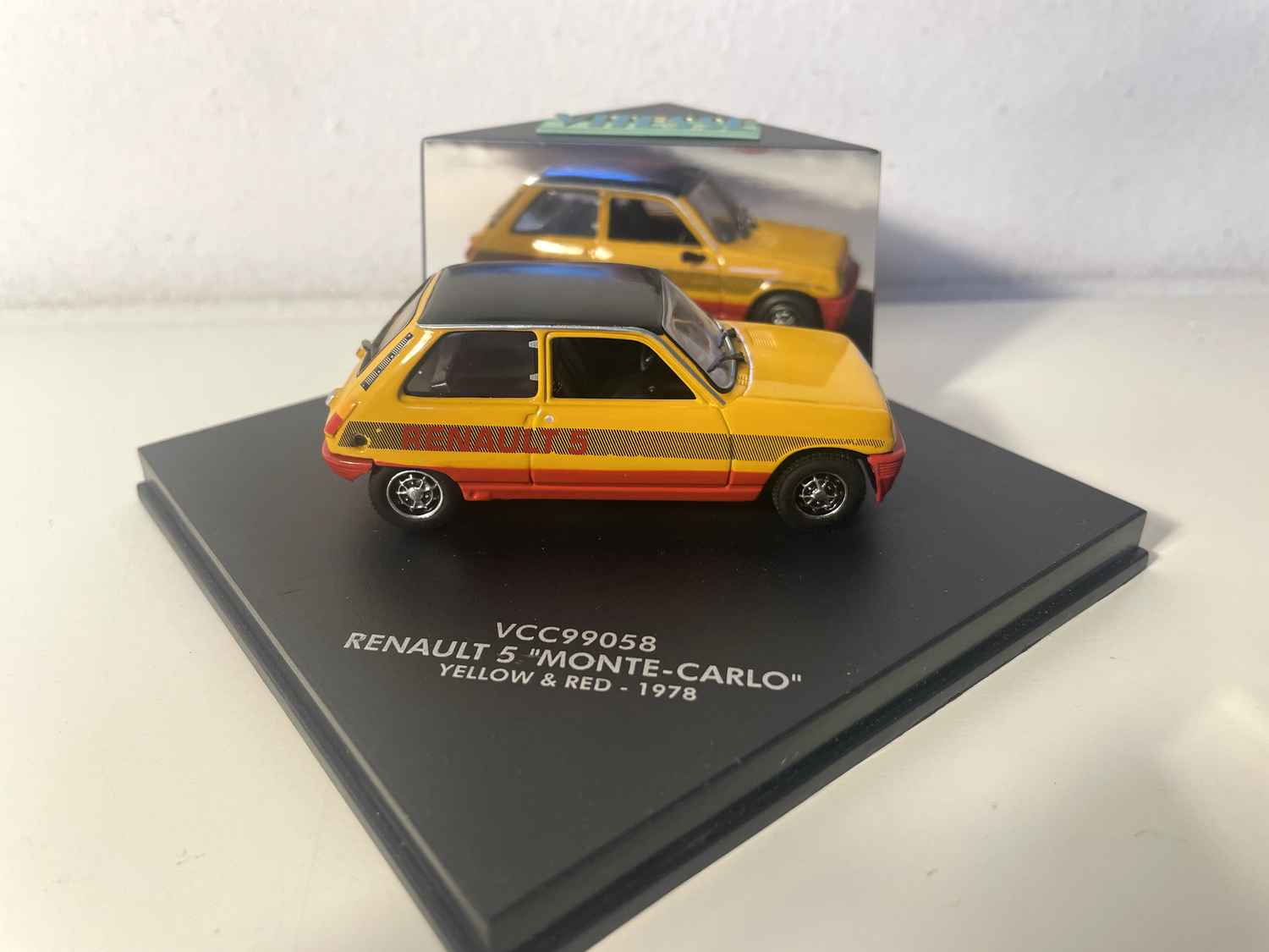 Renault 5 "Monté-Carlo" giel-orangé a roude vum 1978 - VITESSE Referenz VCC99058