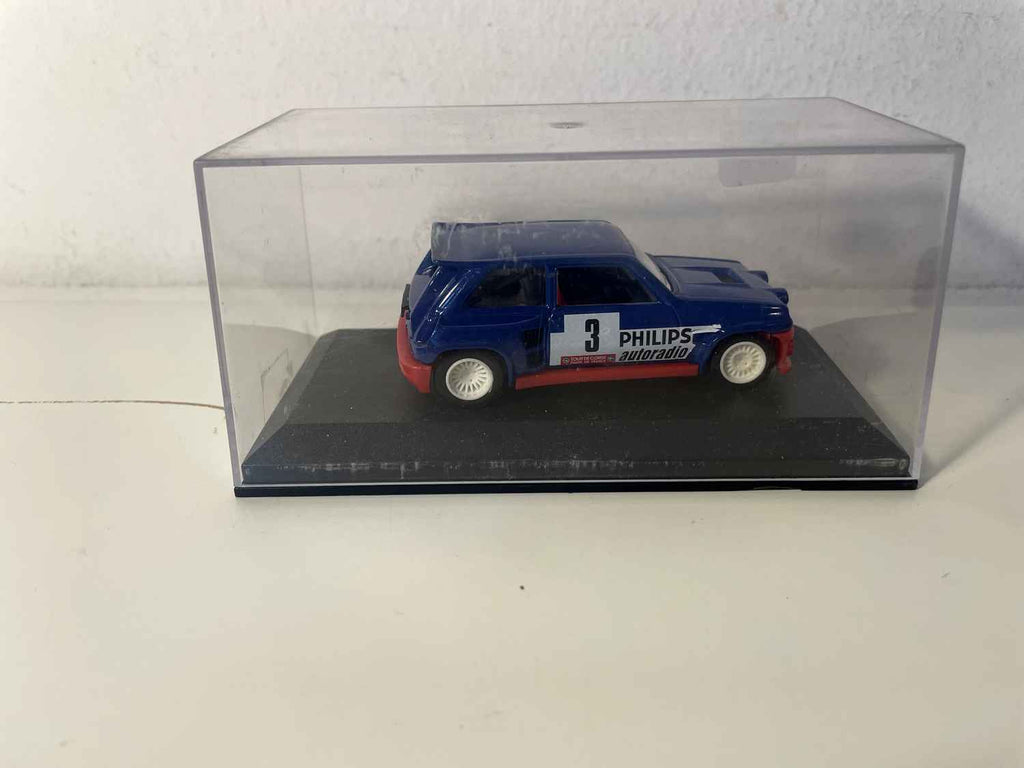 Renault 5 Maxi Turbo azul con bajos rojos - Tour de Corse 1985