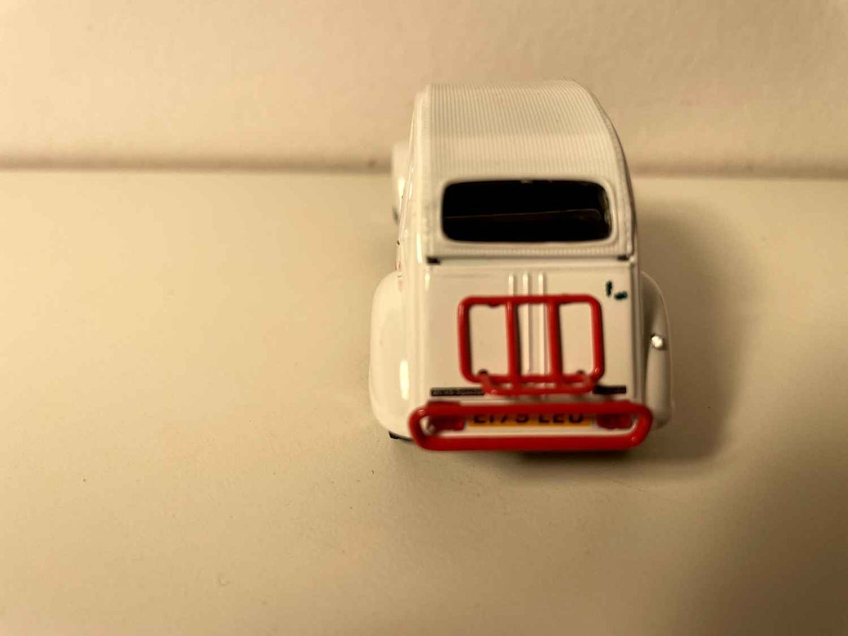 Citroën 2 CV 6 blanche et barres rouges (avec inscription "Rudolph") - Norev (sous blister)