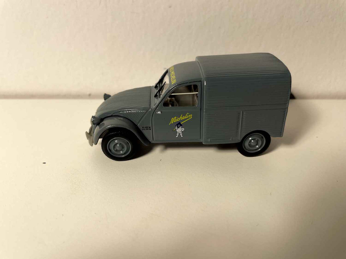 Citroën 2 CV AZU grise Michelin - Norev (sous blister)