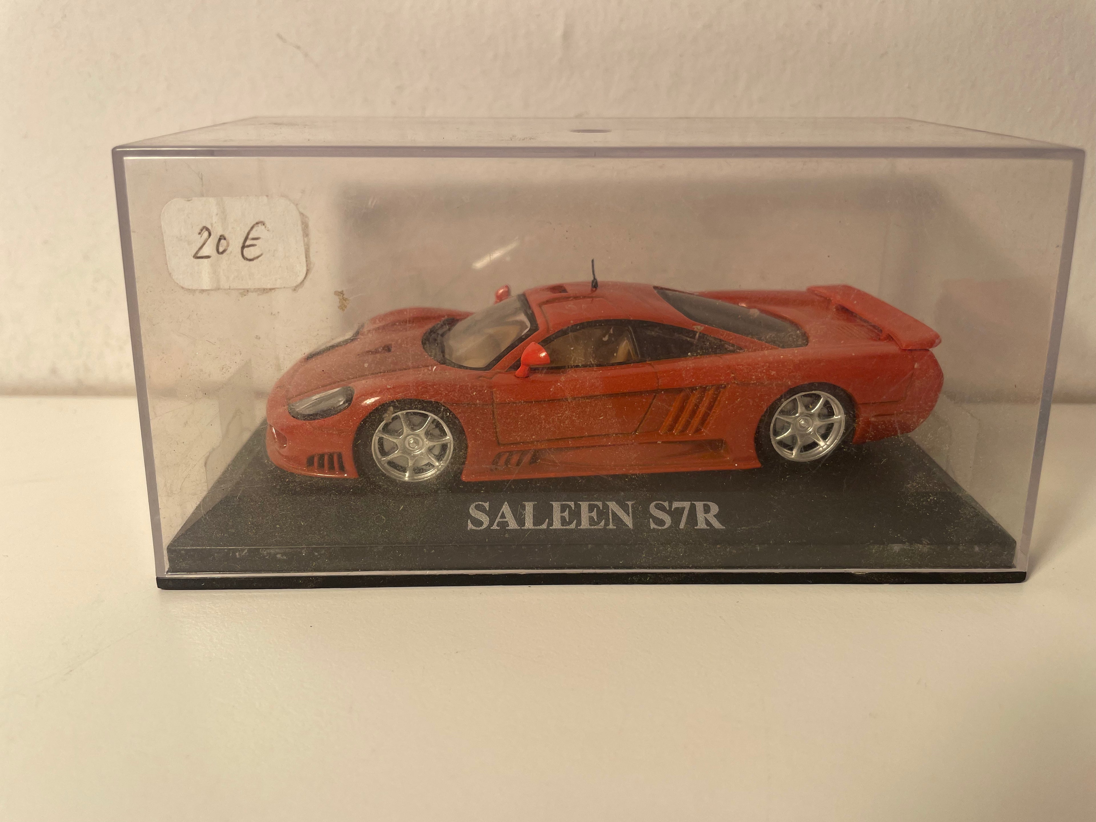 Saleen S7R dark orange color?
