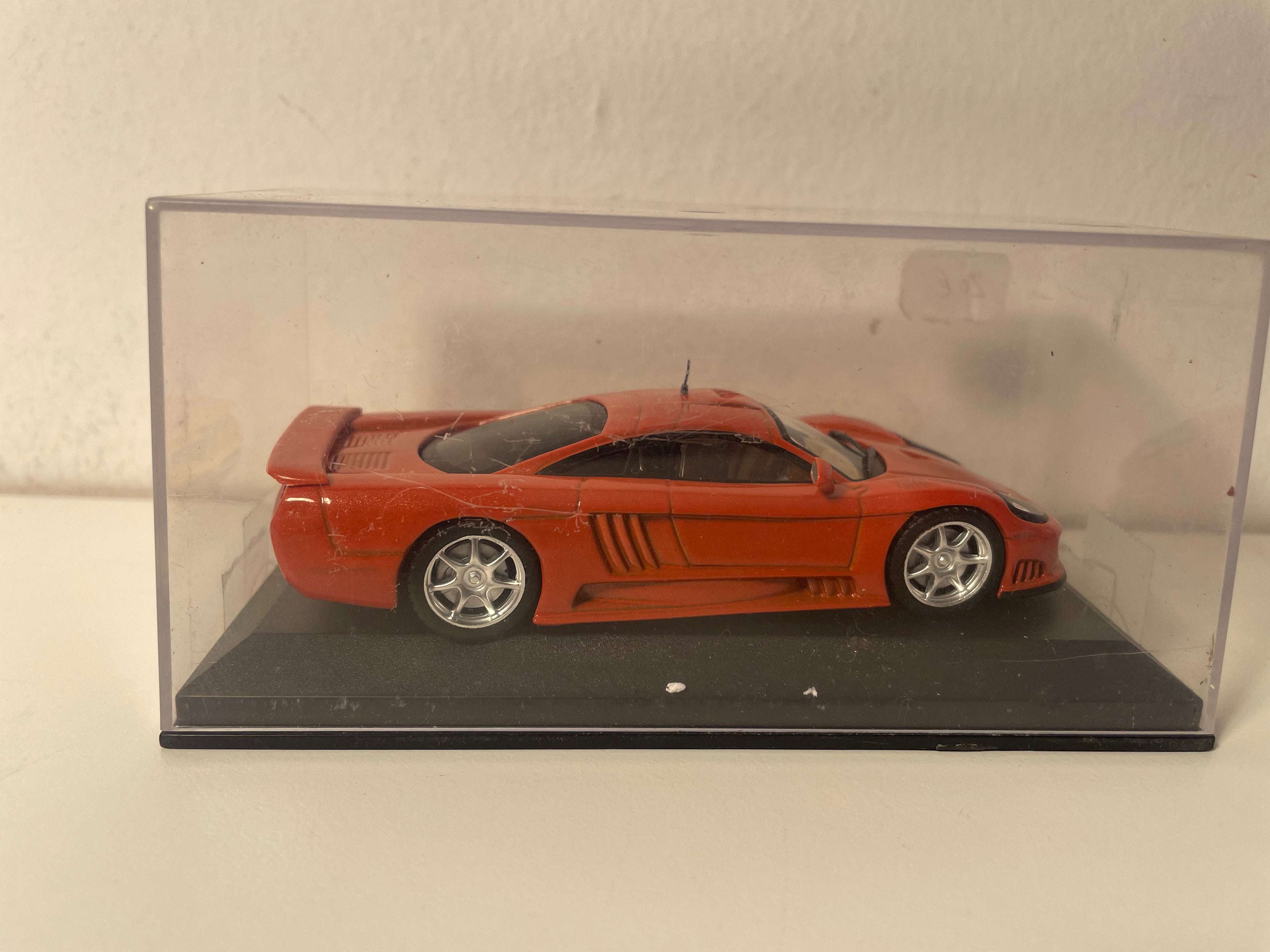 Saleen S7R dark orange color?