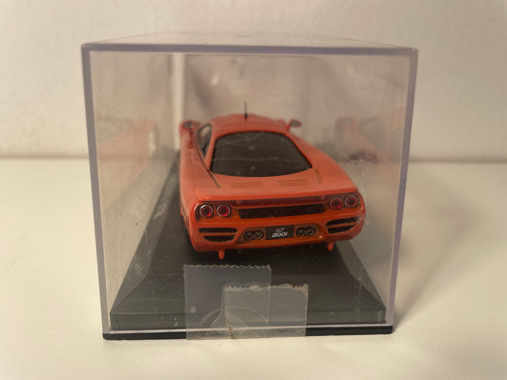 Saleen S7R cor laranja escuro?