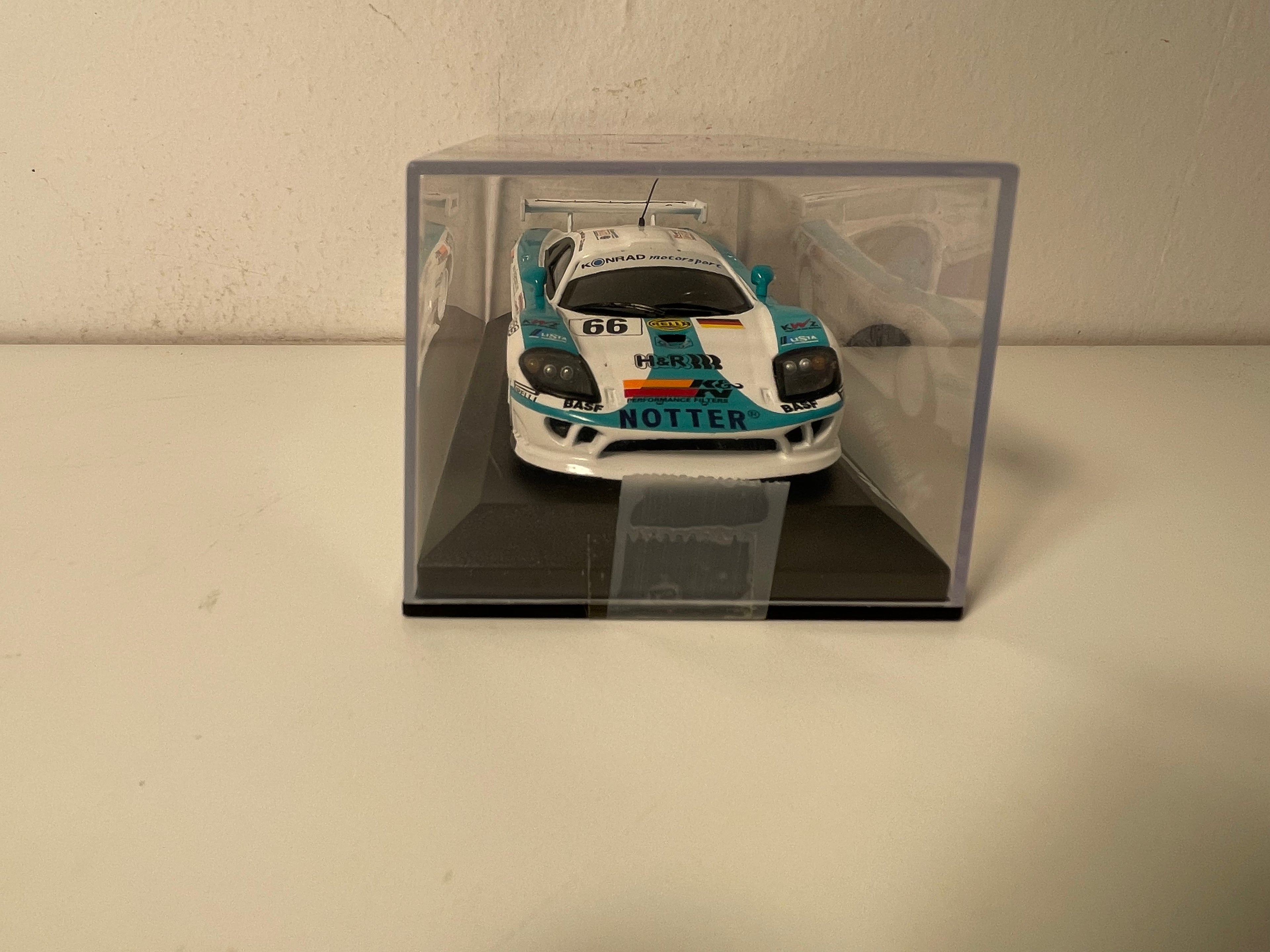 Saleen S7-R blanche et verte numéro 66 - 24 heures du Mans de 2002