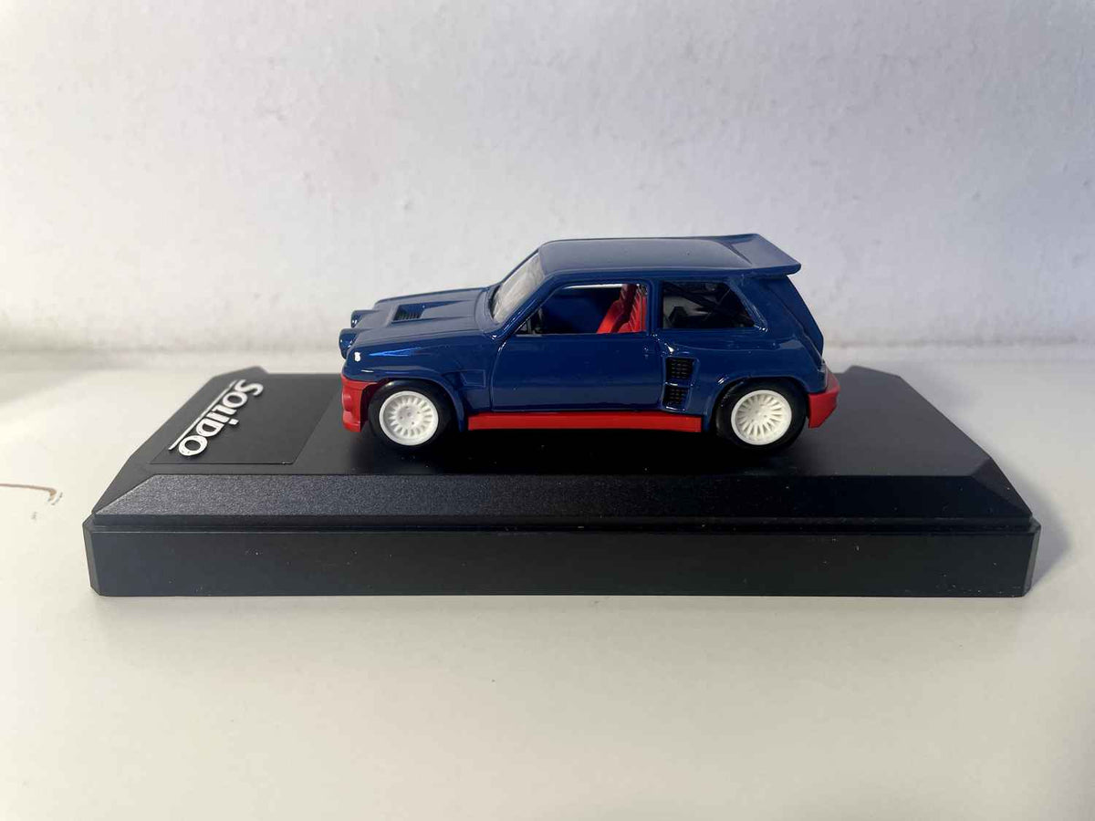 Renault 5 Maxi Turbo blau mit rotem Schweller Nummer 3 (Solido Referenz 1908 orange Box)