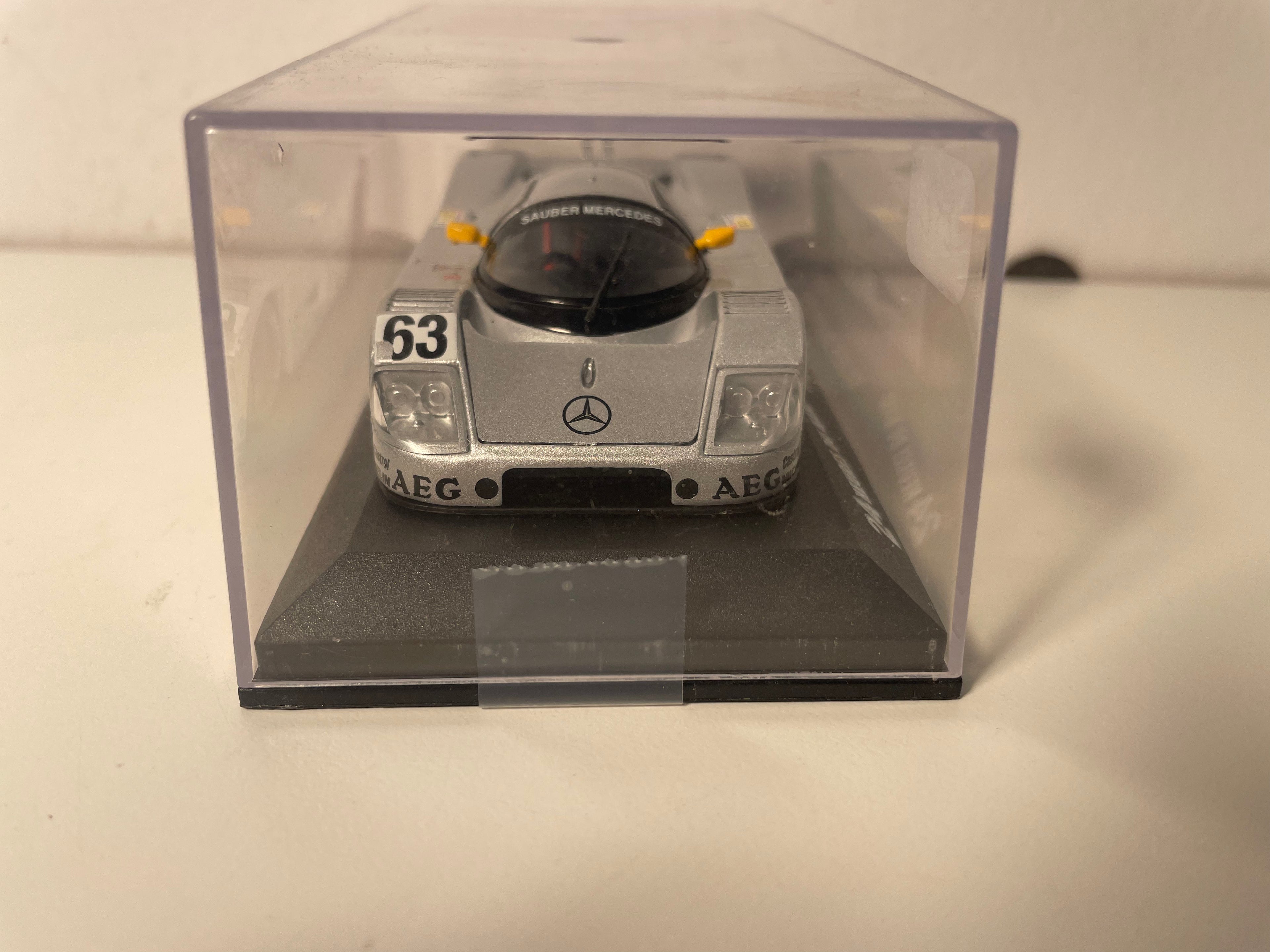 Sauber C9 Mercedes grise numéro 63 - 24 heures du Mans de 1989