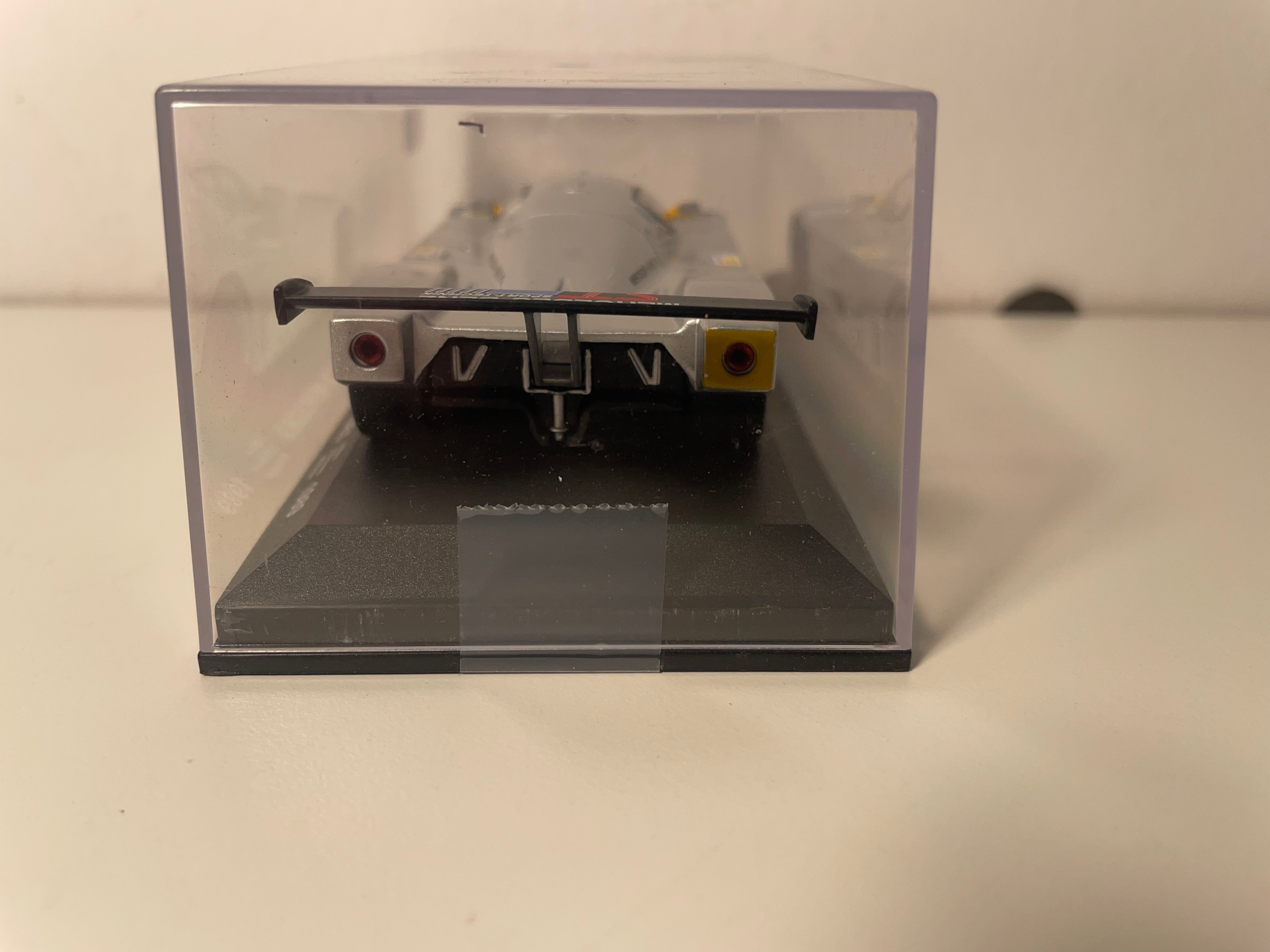 Sauber C9 Mercedes grise numéro 63 - 24 heures du Mans de 1989