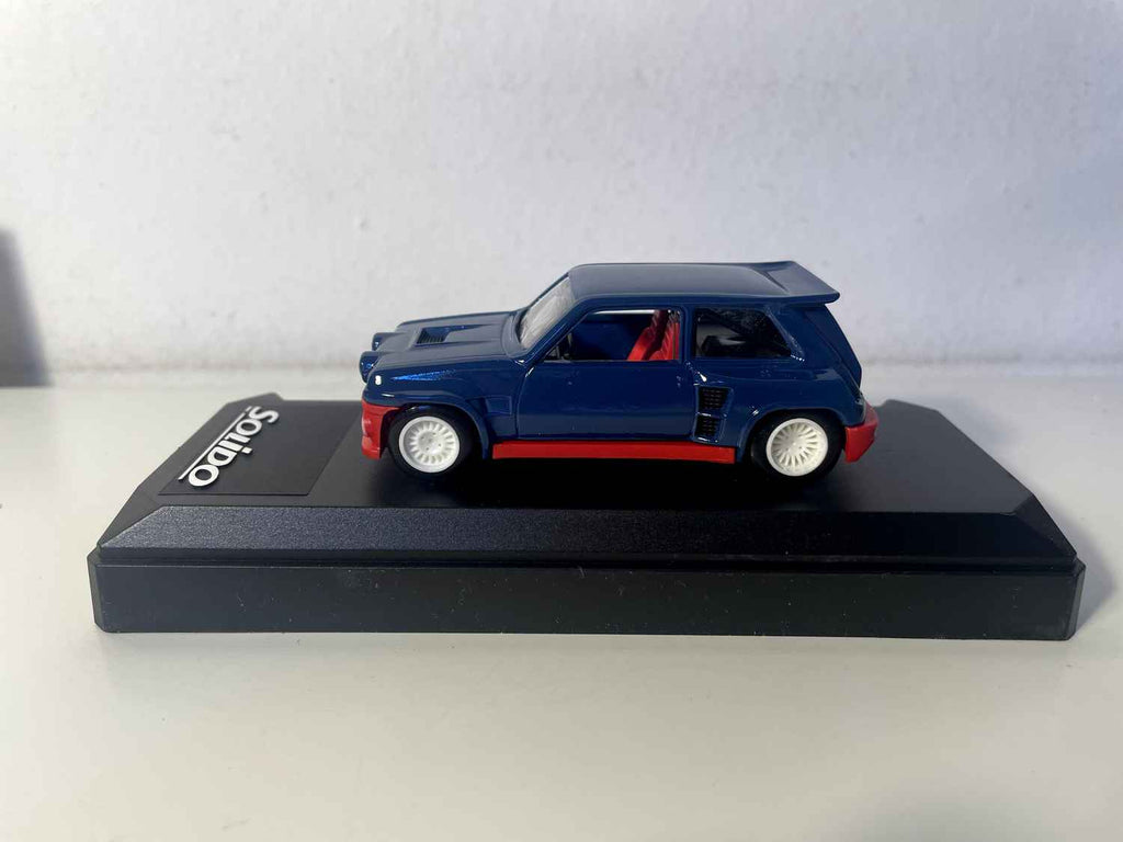Renault 5 Maxi Turbo niebieska z czerwoną deską numer 3 (Solido numer referencyjny 1908 fioletowe pudełko)