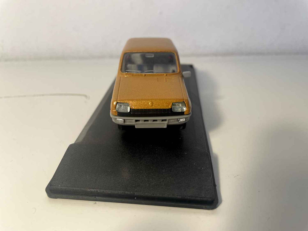 Renault 5 bruin (paarse kartonnen doos)