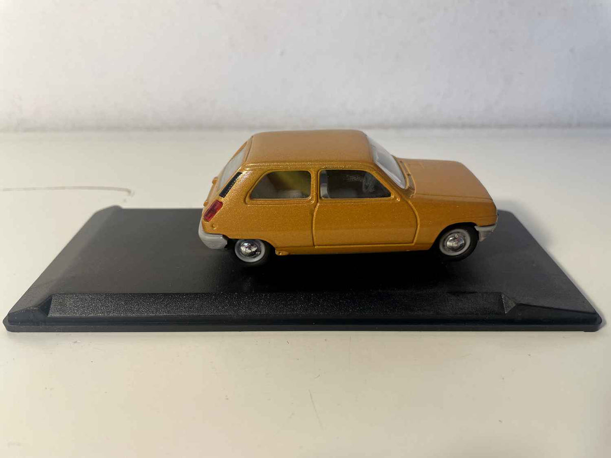 Renault 5 bruin (paarse kartonnen doos)
