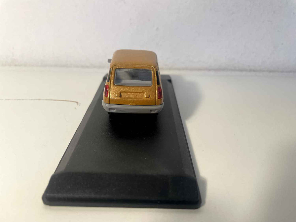 Renault 5 bruin (paarse kartonnen doos)