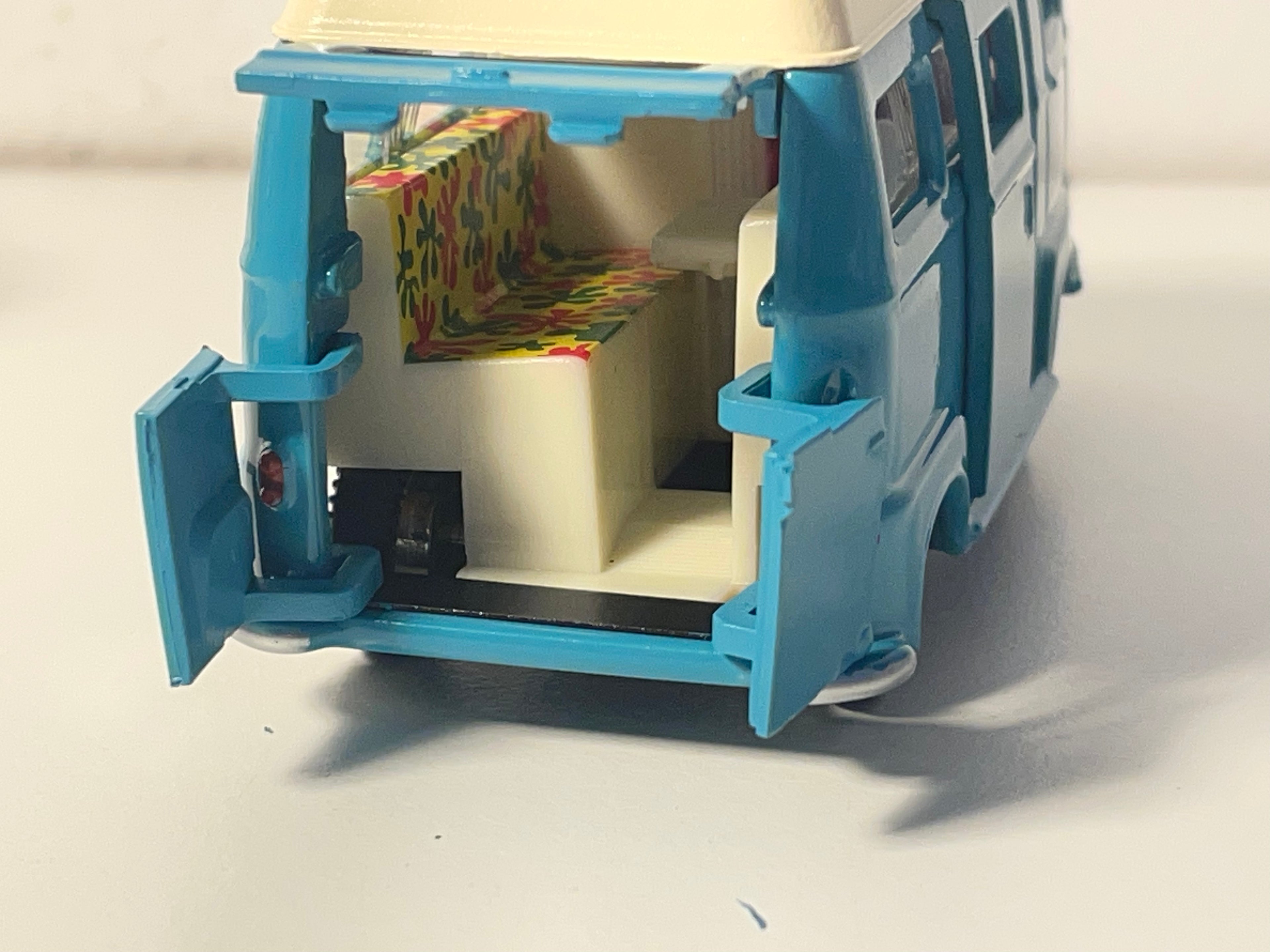 Renault estafette camping bleue et toit beige Dinky-Toys (éditions Atlas) - N°565