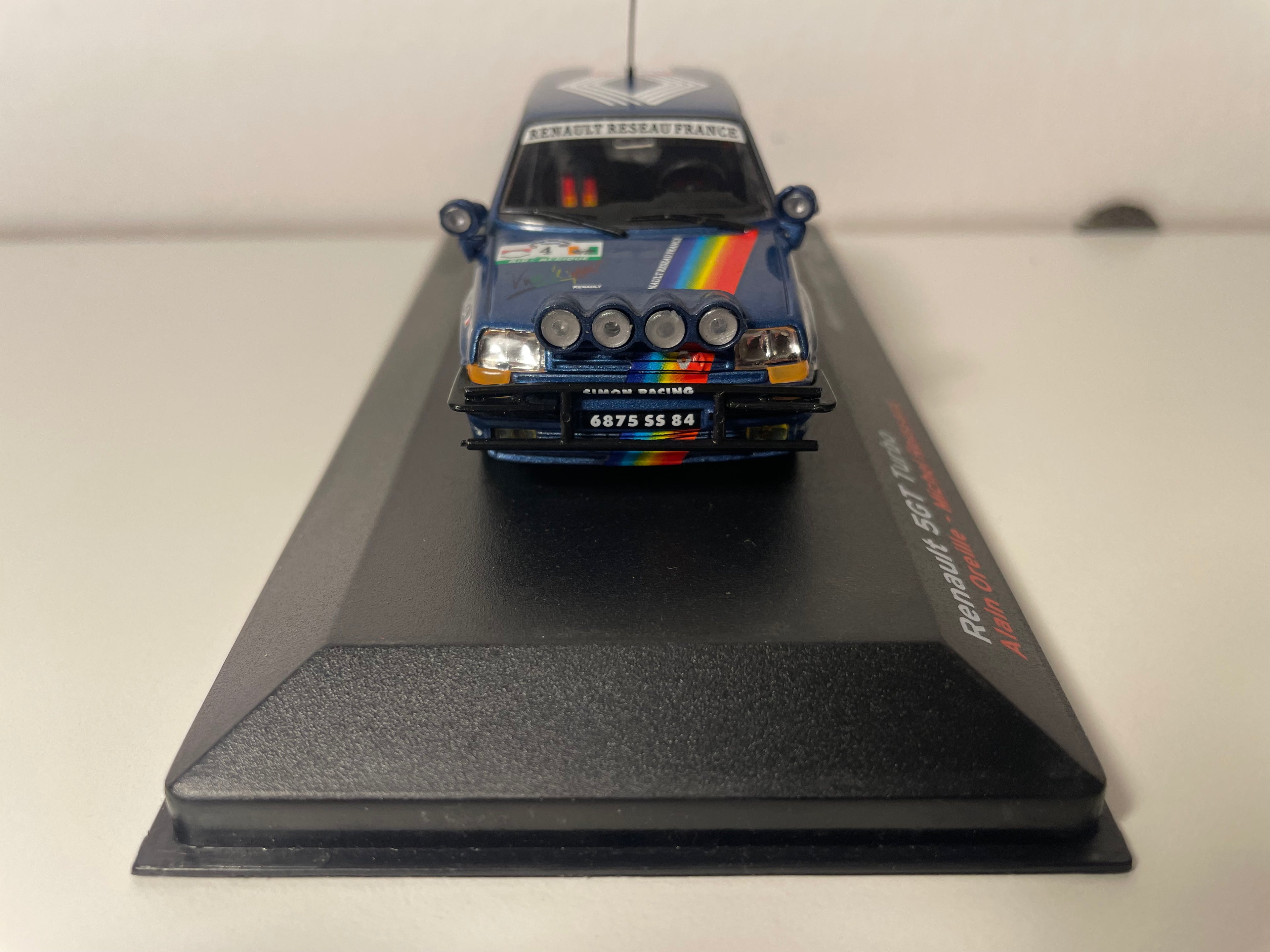 Renault 5 GT turbo bleue numéro 4 - rallye du Bandama de 1990