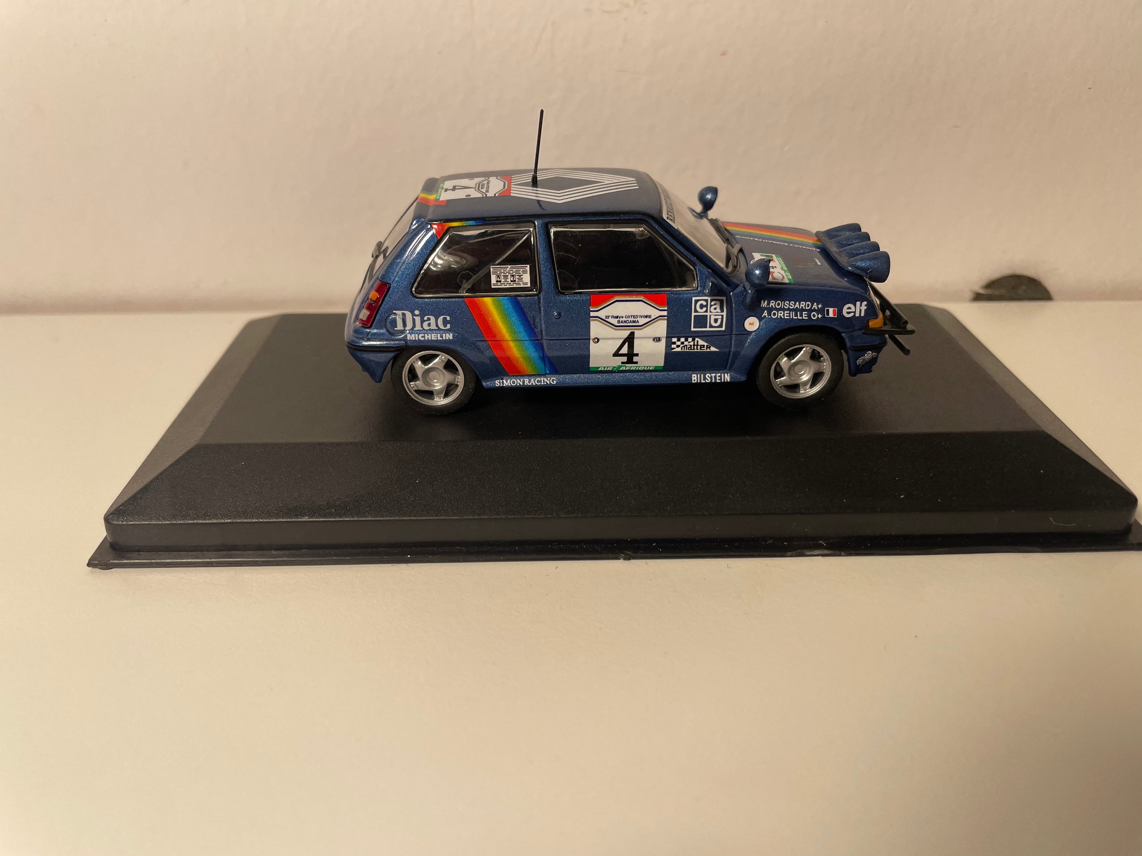 Renault 5 GT turbo bleue numéro 4 - rallye du Bandama de 1990