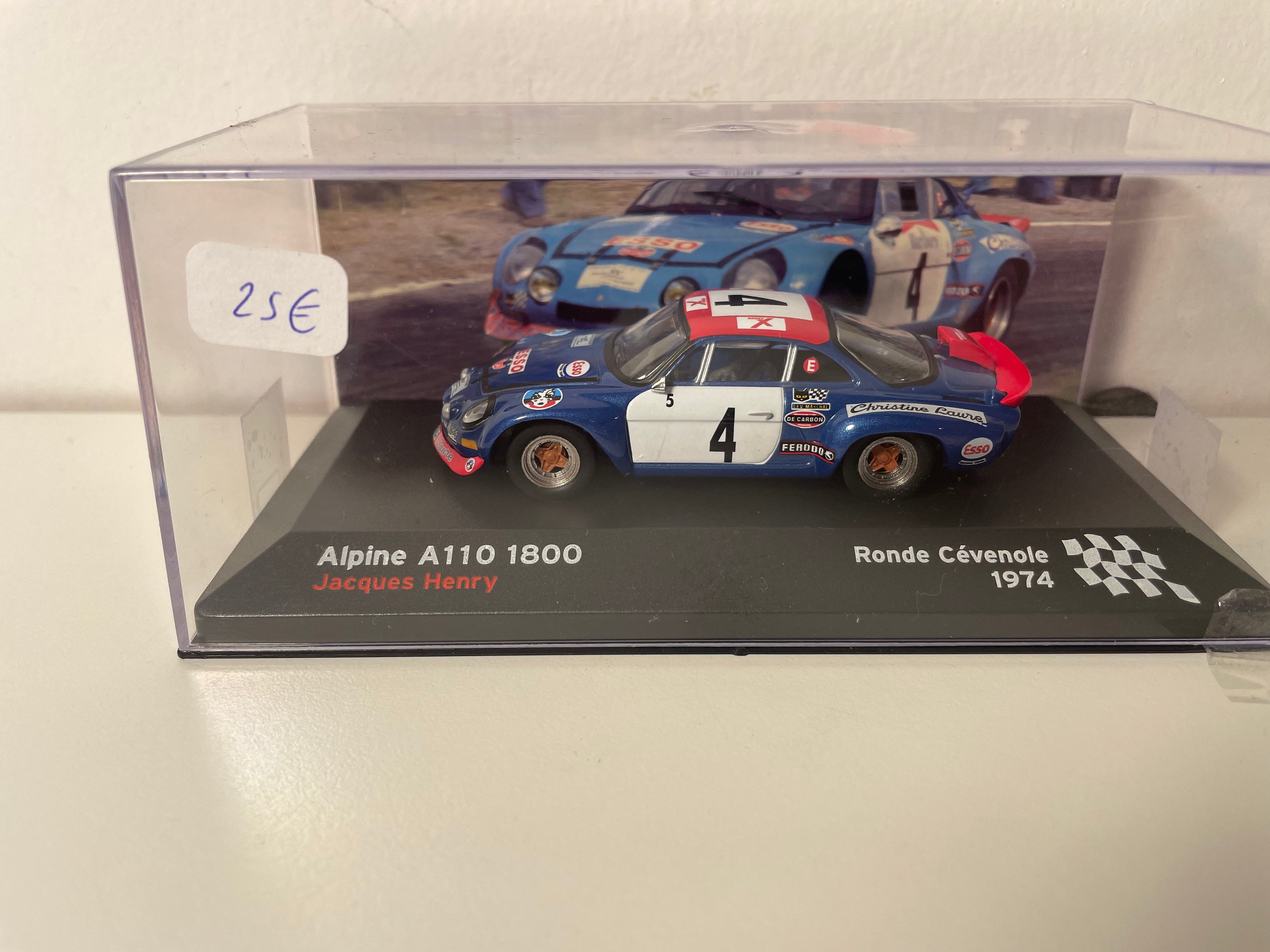 Renault Alpine A110 1800 bleue, blanche et rouge numéro 4 - Ronde Cévenole 1974