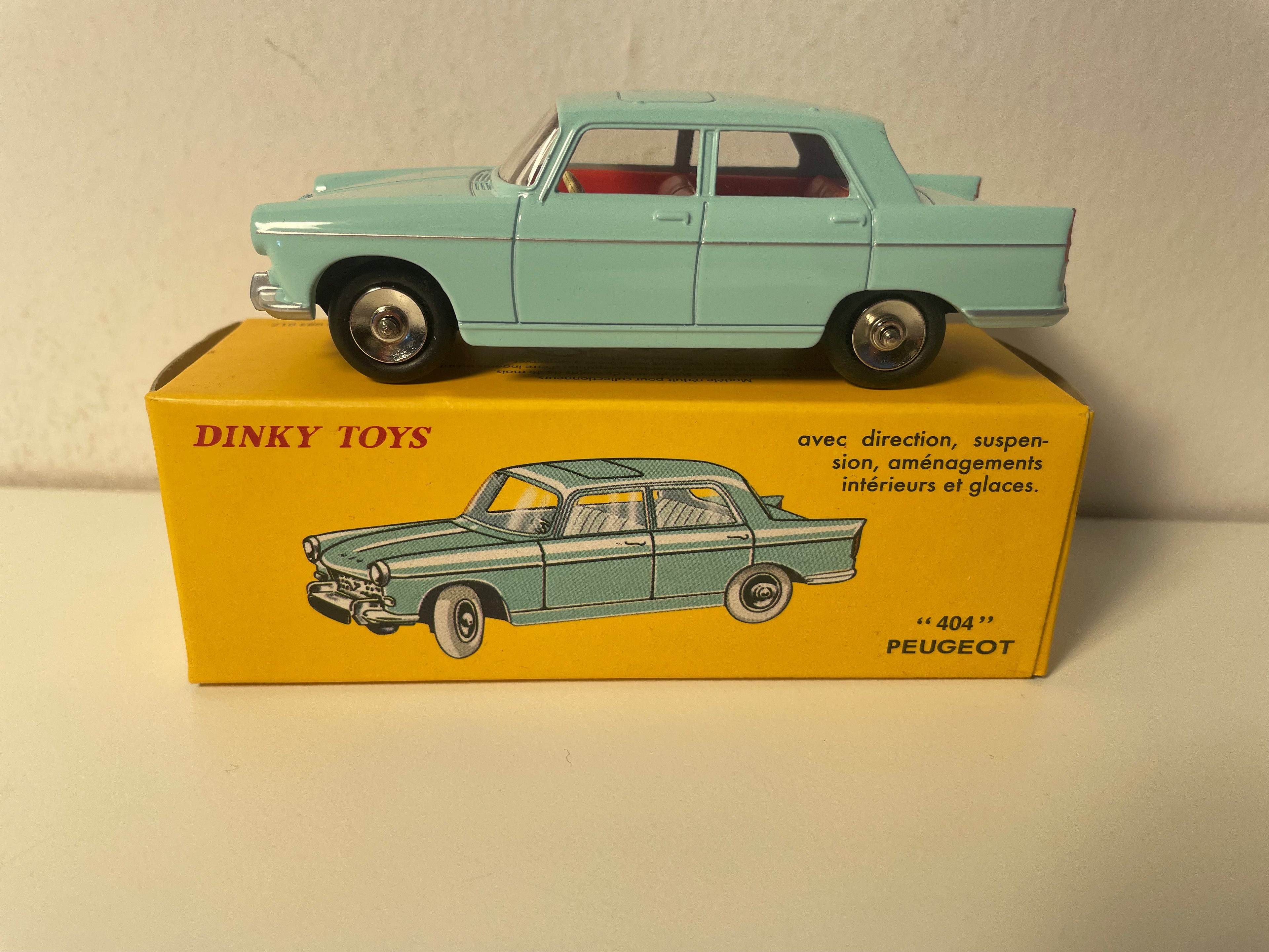 Peugeot 404 hellgrën? Dinky-Toys (Editionen Atlas) - N°553