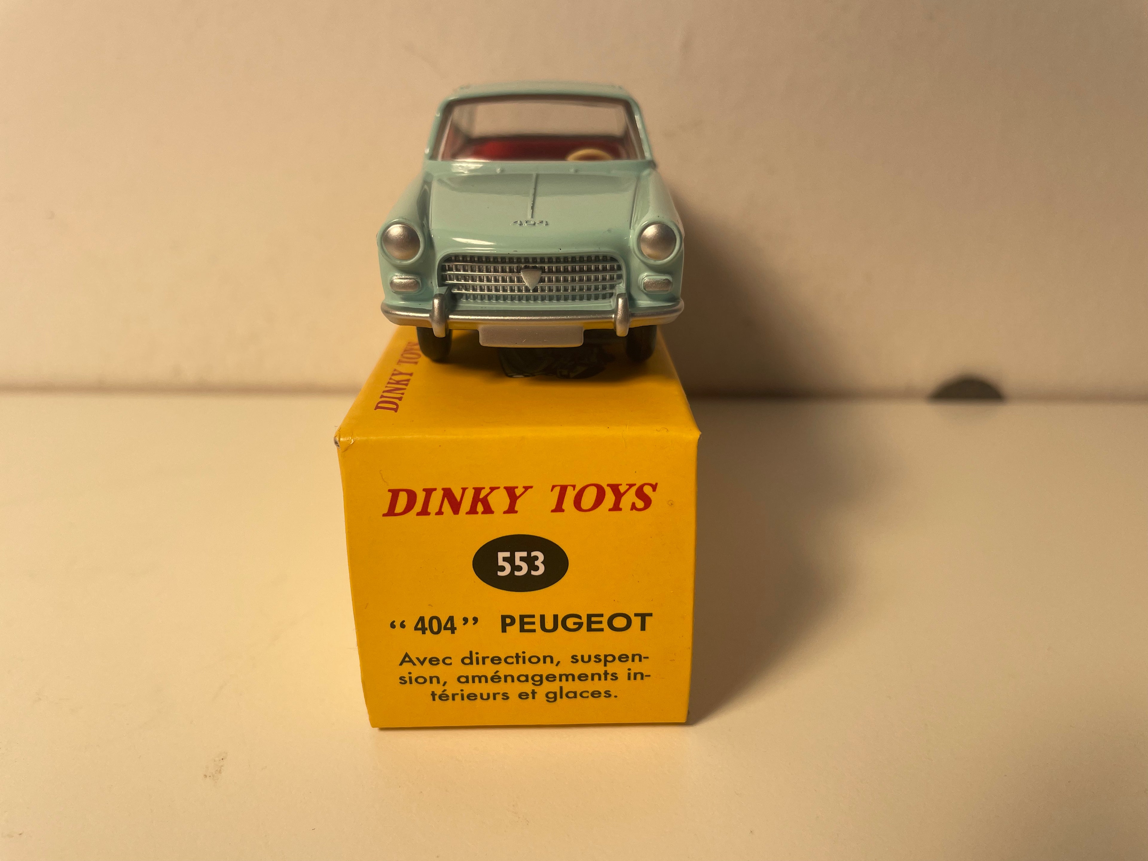 Peugeot 404 hellgrën? Dinky-Toys (Editionen Atlas) - N°553