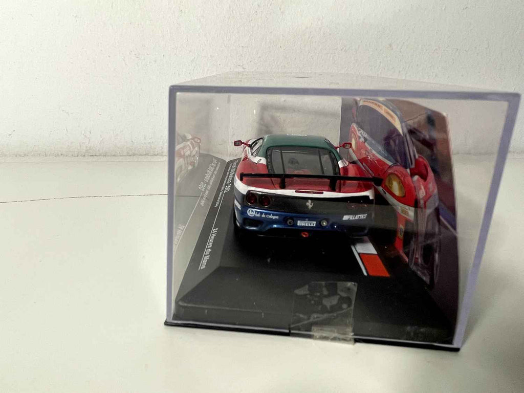 Ferrari 360 Modena rouge, bleue et verte numéro 71  - 24 heures du Mans de 2002