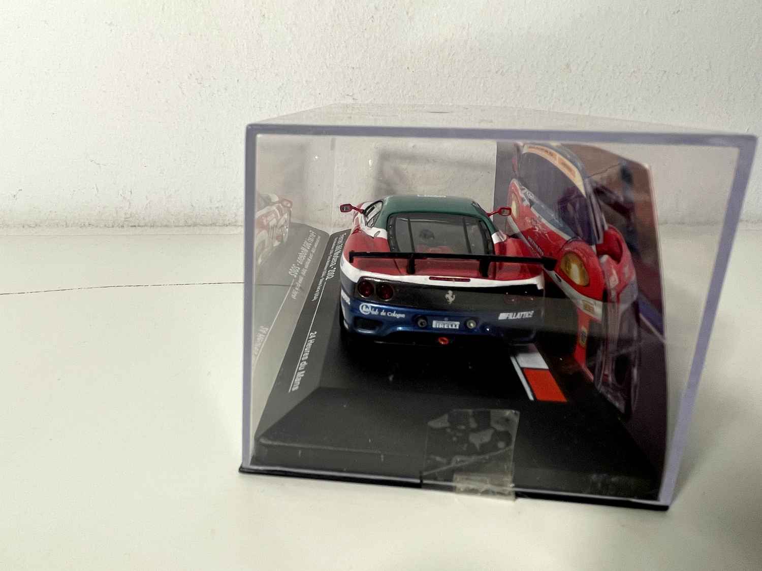 Ferrari 360 Modena rouge, bleue et verte numéro 71  - 24 heures du Mans de 2002
