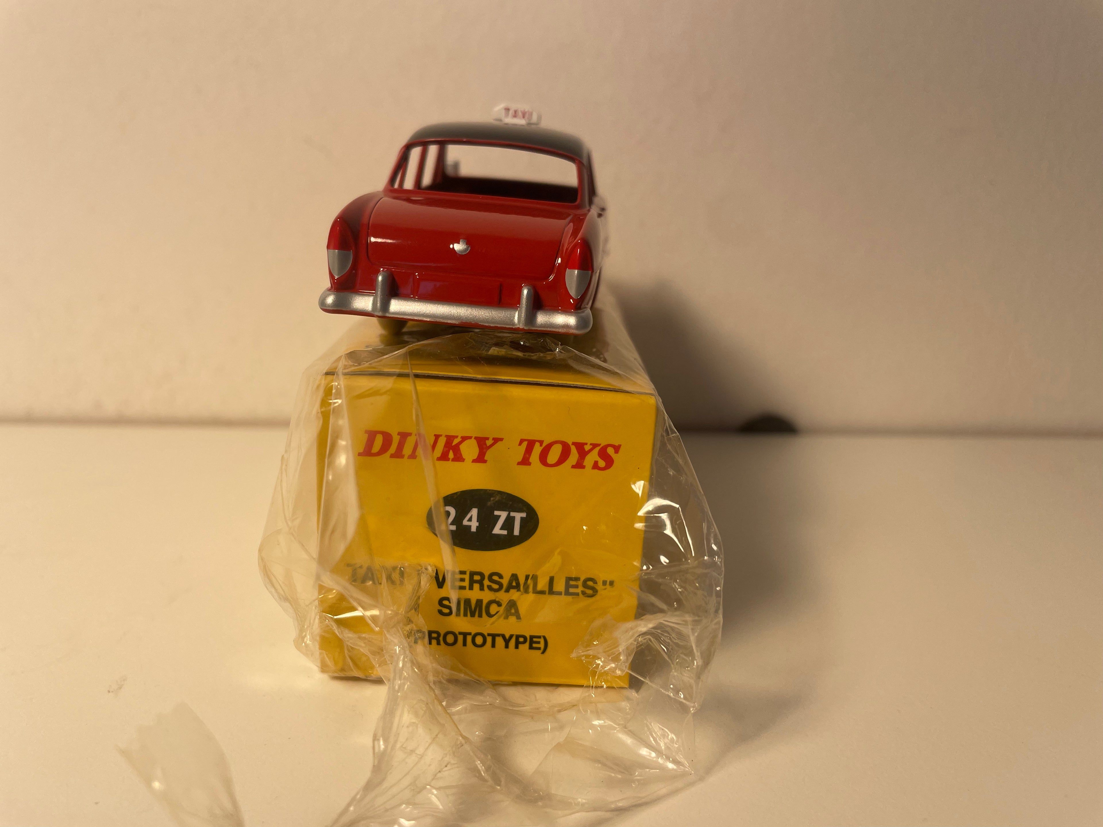 Simca Versailles TAXI roude schmaach an schwaarz DACH PROTOTYPE Dinky-Toys (Editiounen Atlas) - N°24 ZT