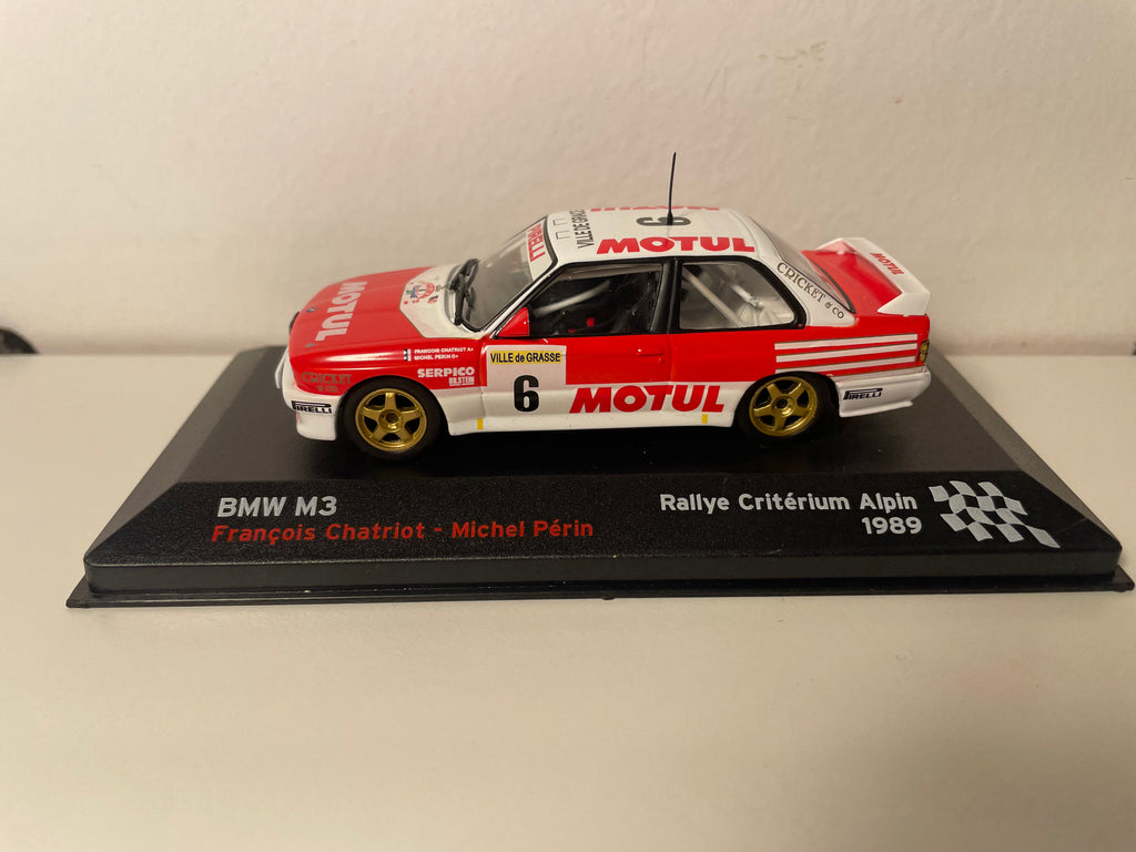 BMW M3 rouge et blanche numéro 6 - rallye critérium alpin 1989
