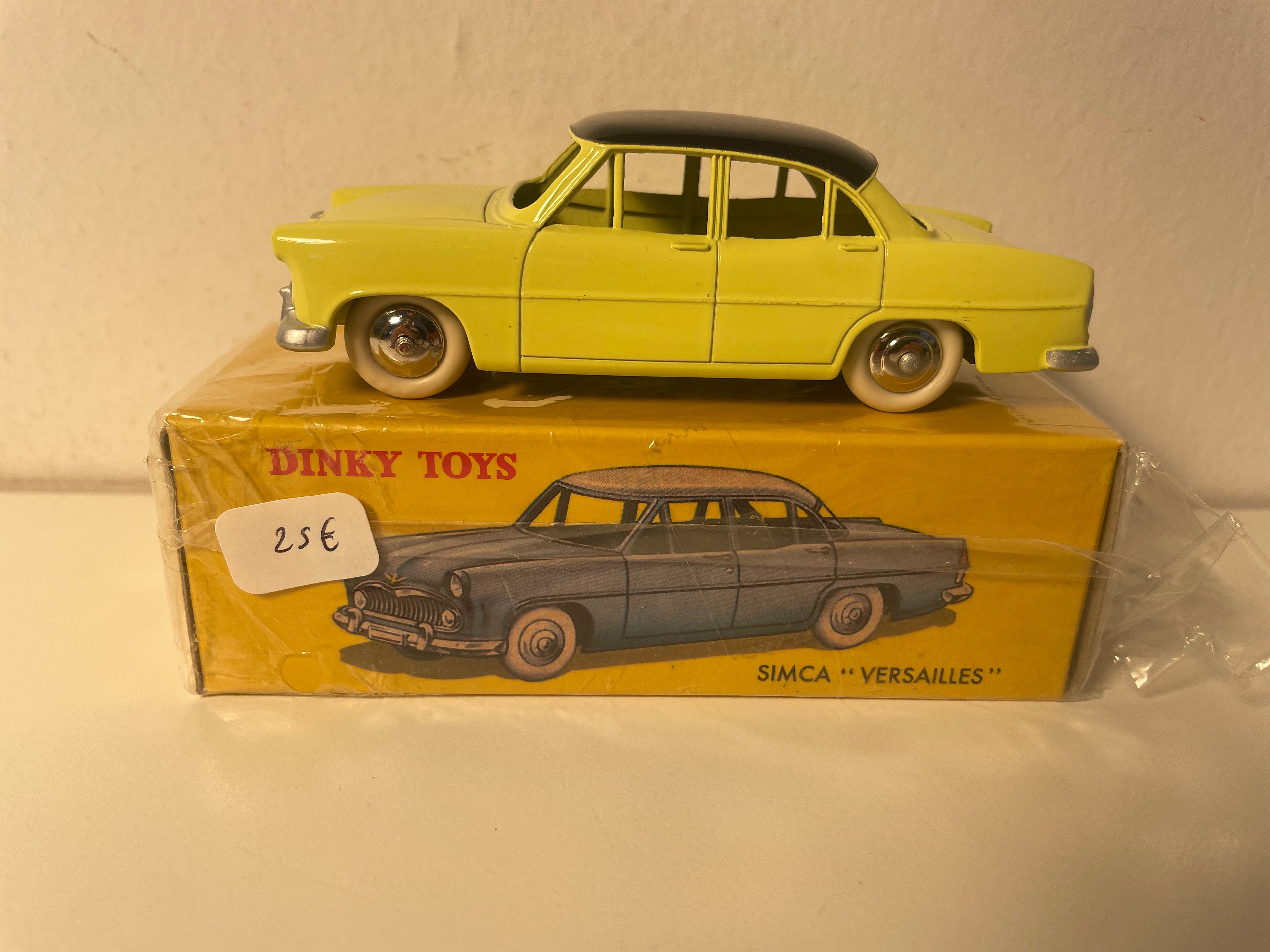 Simca Versailles żółty i czarny dach Dinky-Toys (Editions Atlas)