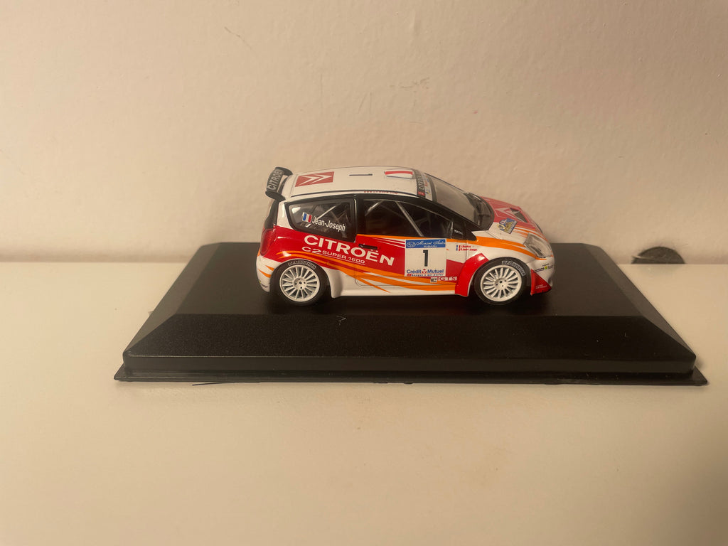 Citroën C2 S1600 branca, vermelha e laranja número 1 - Rally de Antibes 2007