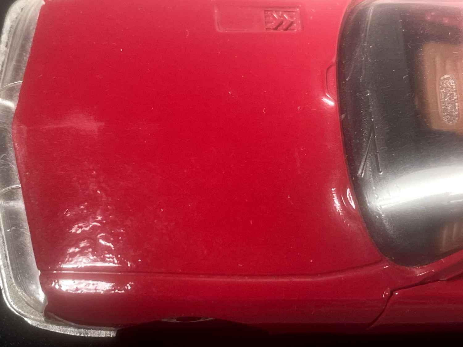 Citroën SM rouge de 1970 (boite plexi)