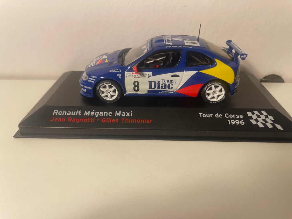 Renault Mégane Maxi bleue, blanche, rouge et jaune numéro 8 - Tour de Corse de 1996