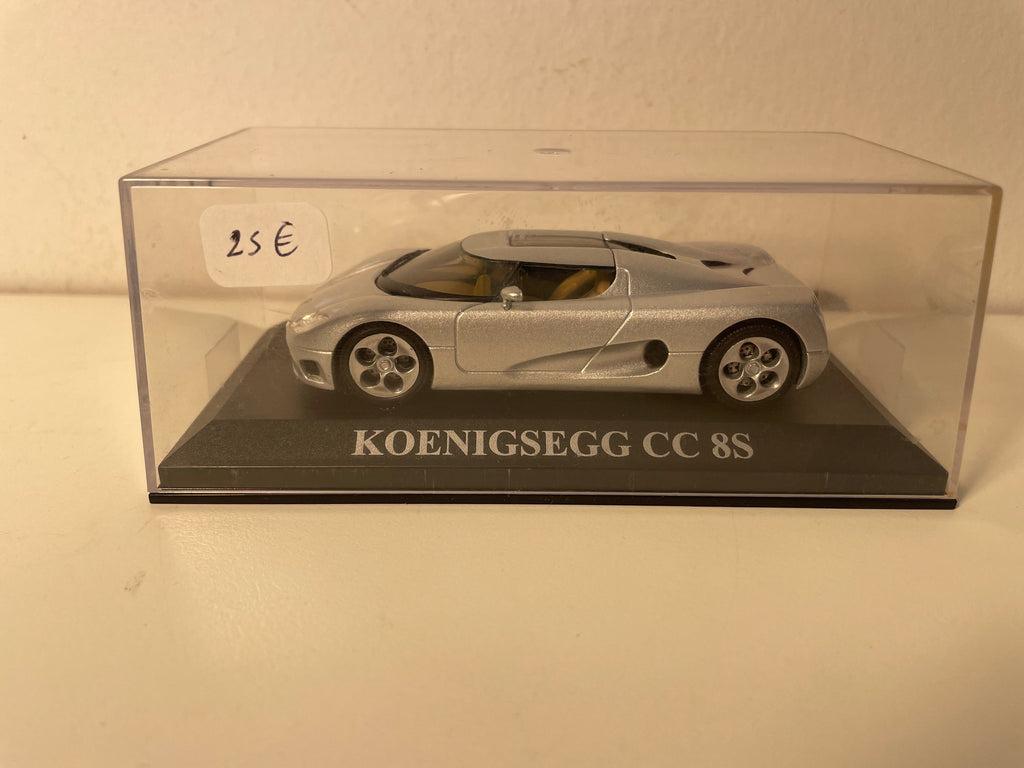 Koenigsegg CC 8S szary