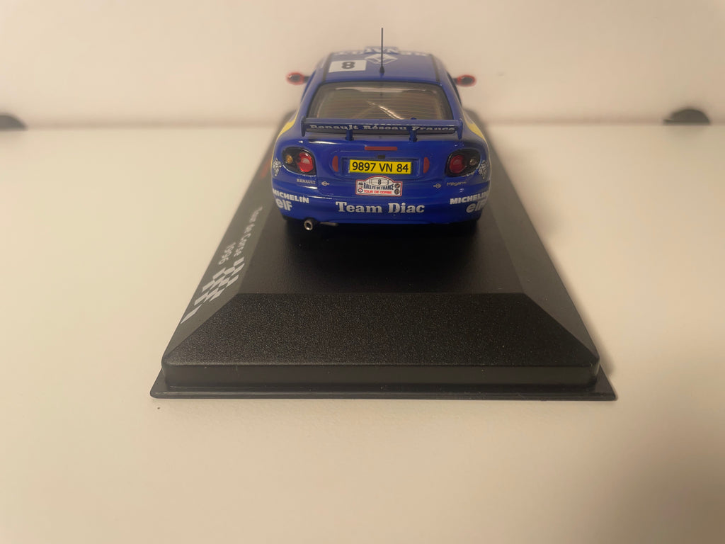 Renault Mégane Maxi bleue, blanche, rouge et jaune numéro 8 - Tour de Corse de 1996