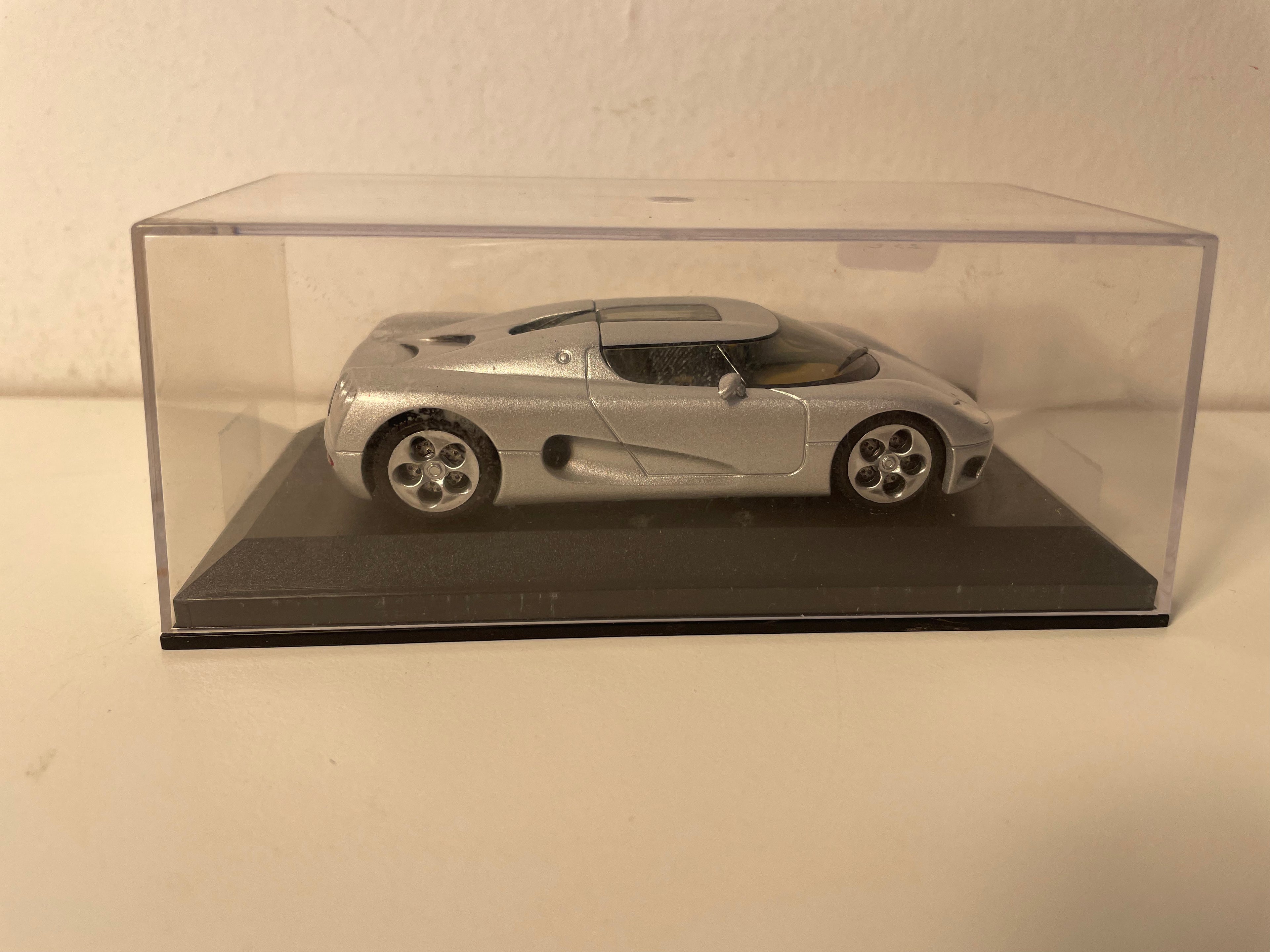Koenigsegg CC 8S szary