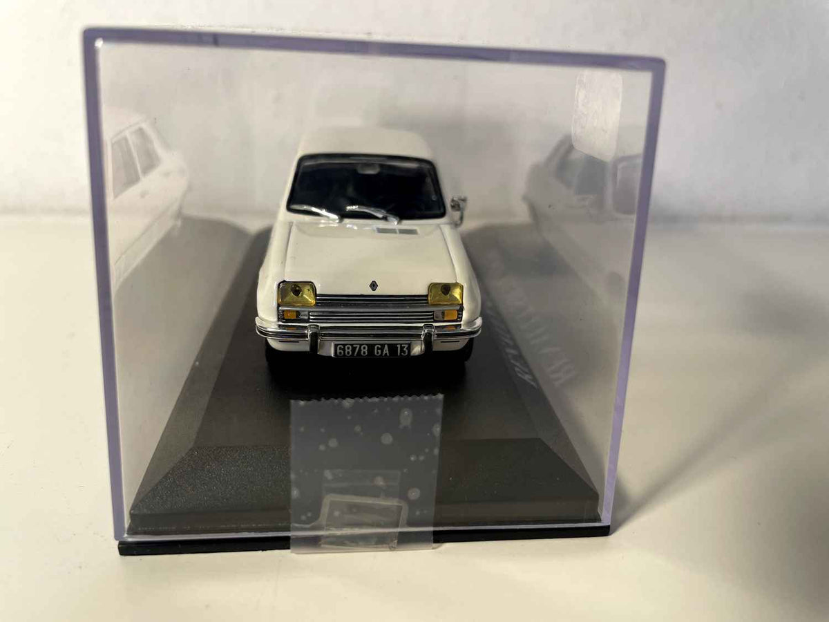 Renault Siete blanche (blanc cassé) de 1975
