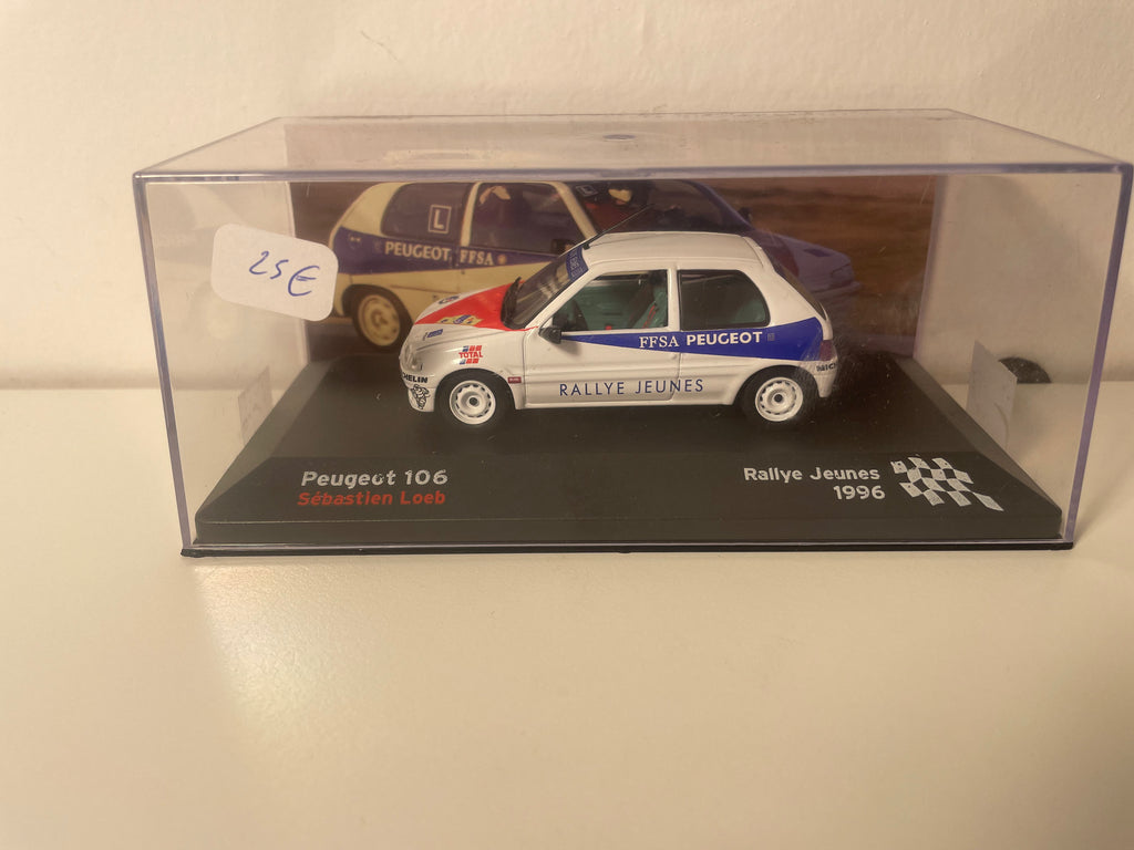 Peugeot 106 biała, czerwona i niebieska - rallye młodzieżowe 1996