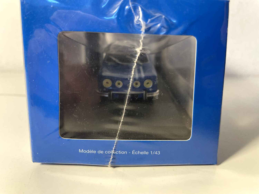 Bloe Renault 8 Gordini 1300 vun 1966 (de weise Gordini)