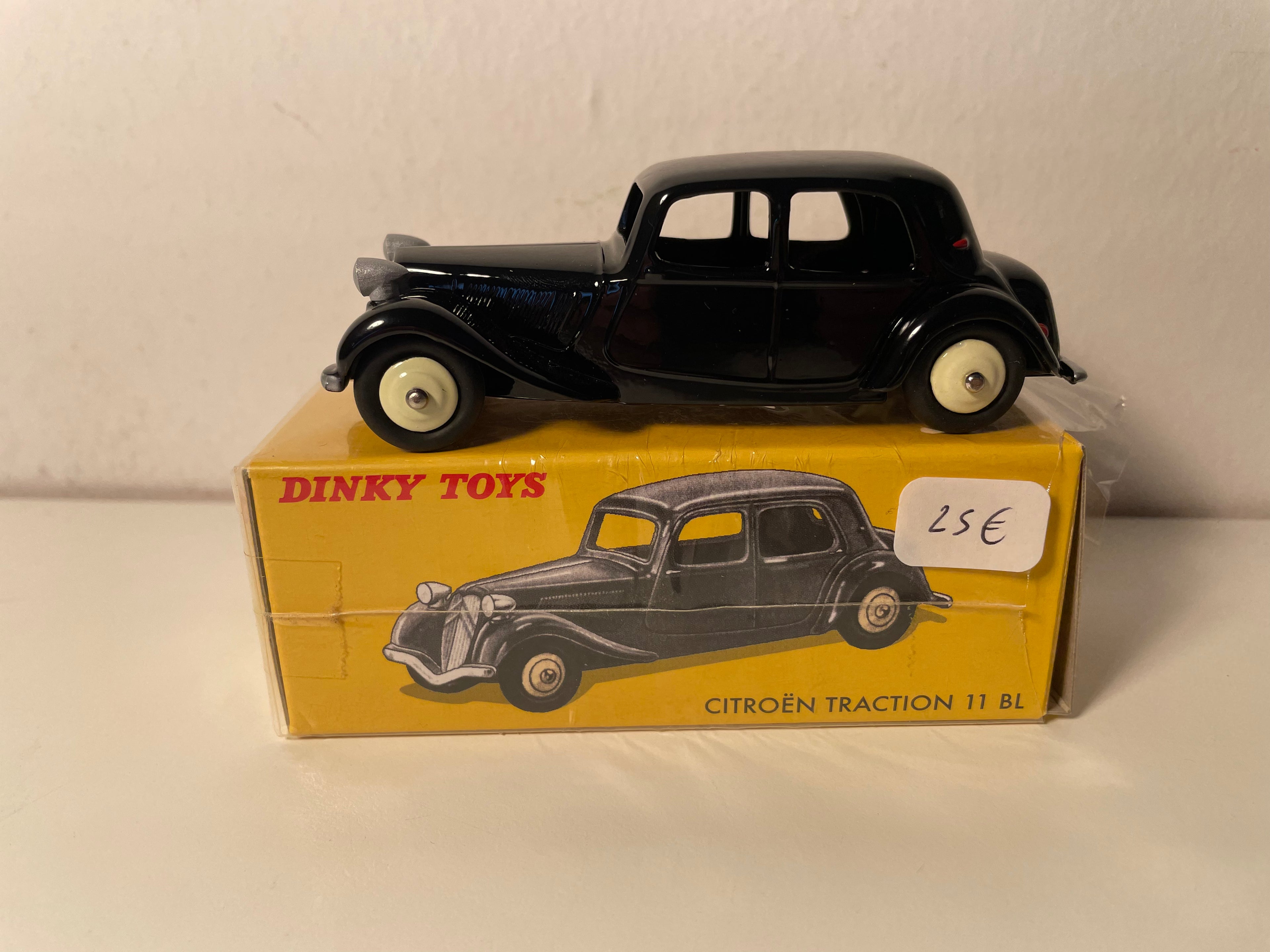 Citroën traction 11 BL black Dinky-Toys (Editions Atlas)