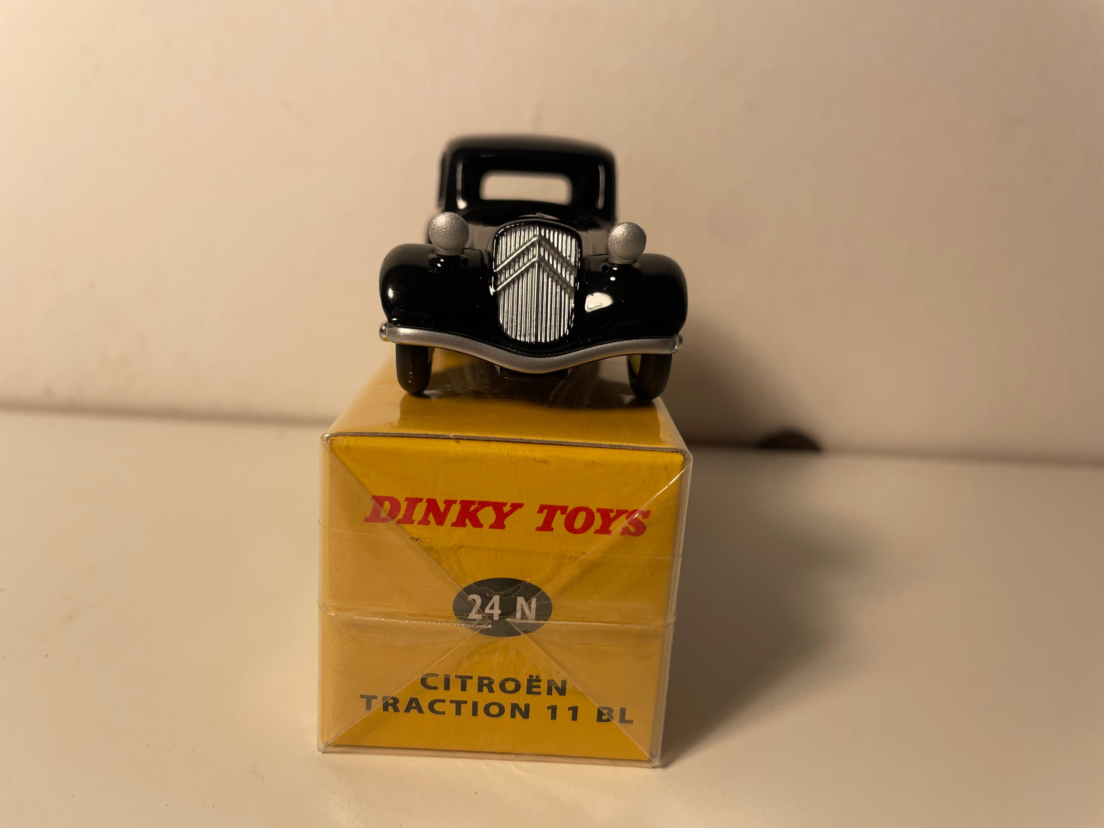Citroën traction 11 BL black Dinky-Toys (Editions Atlas)