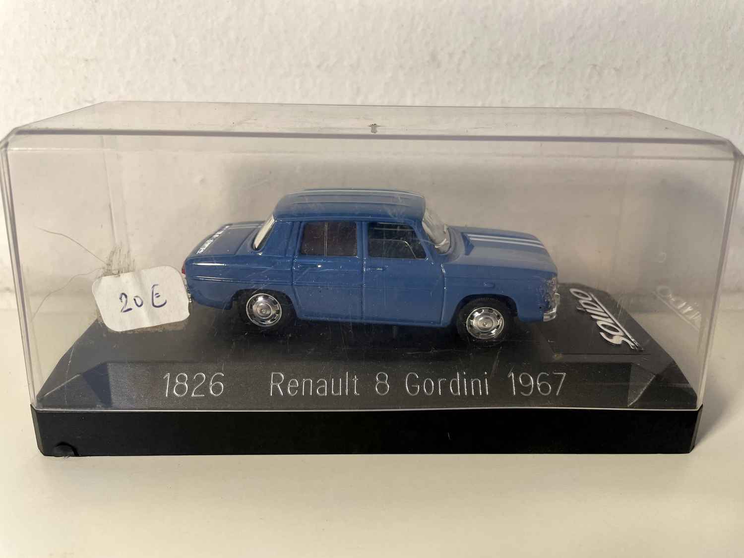 Niebieski Renault 8 Gordini z 1967 roku (nr referencyjny Solido 1826) Z kartonowym pudełkiem
