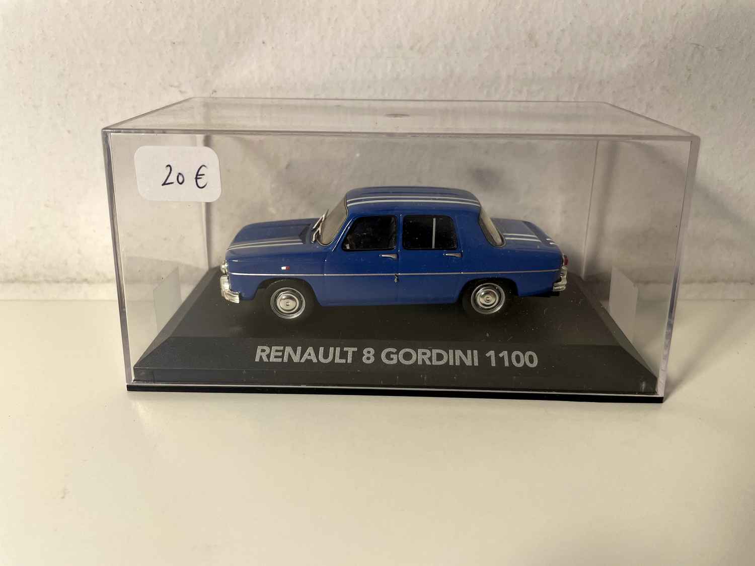 Renault 8 Gordini 1100 niebieski